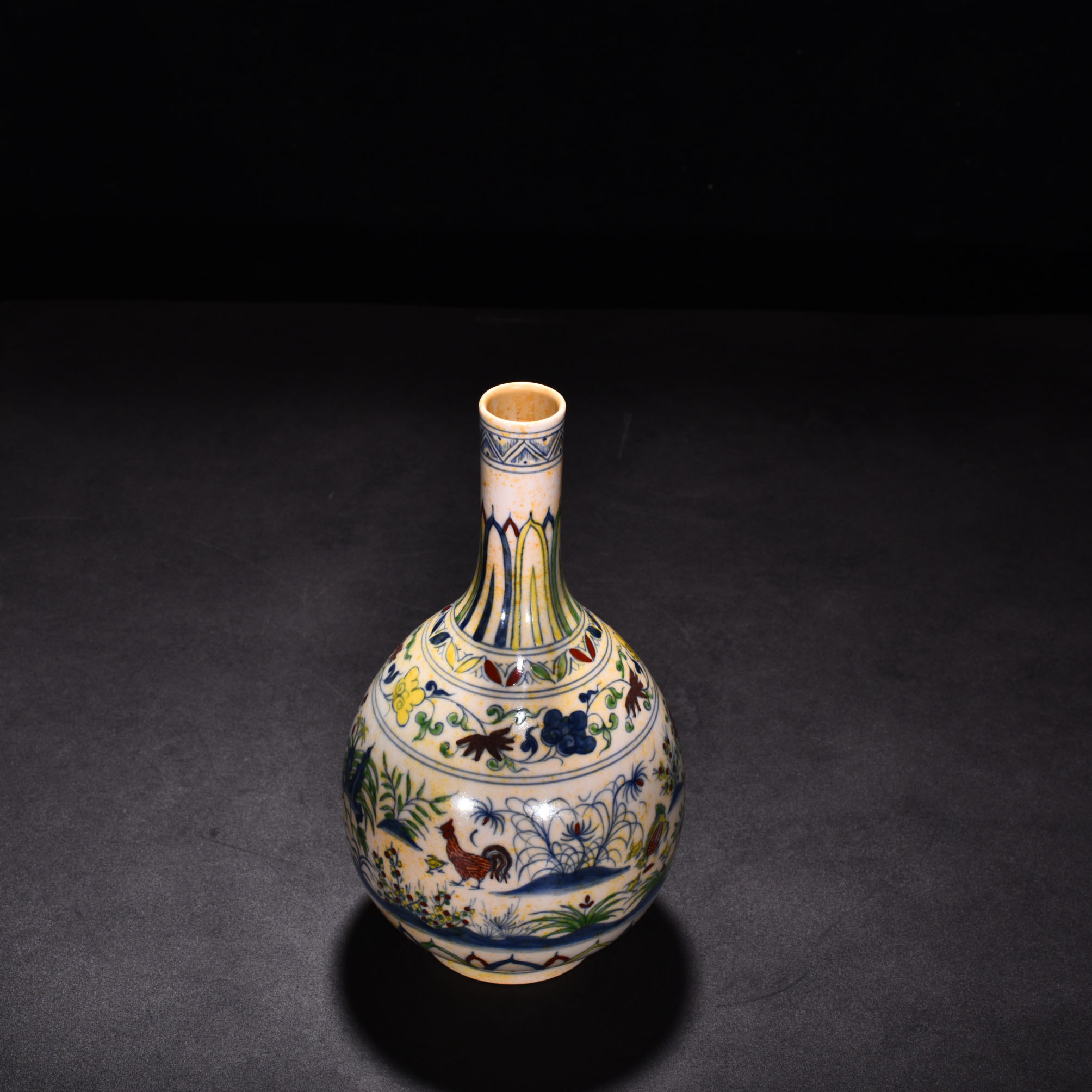 Ming Dynasty Chenghua Red Titus Doucai Colorful Purple Bile Vase