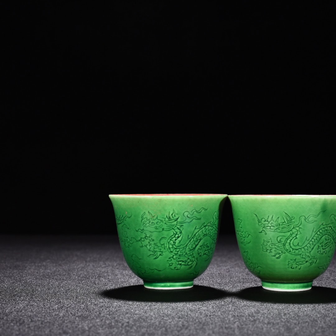 Ming Dynasty Chenghua green glaze cup with cloud and dragon pattern