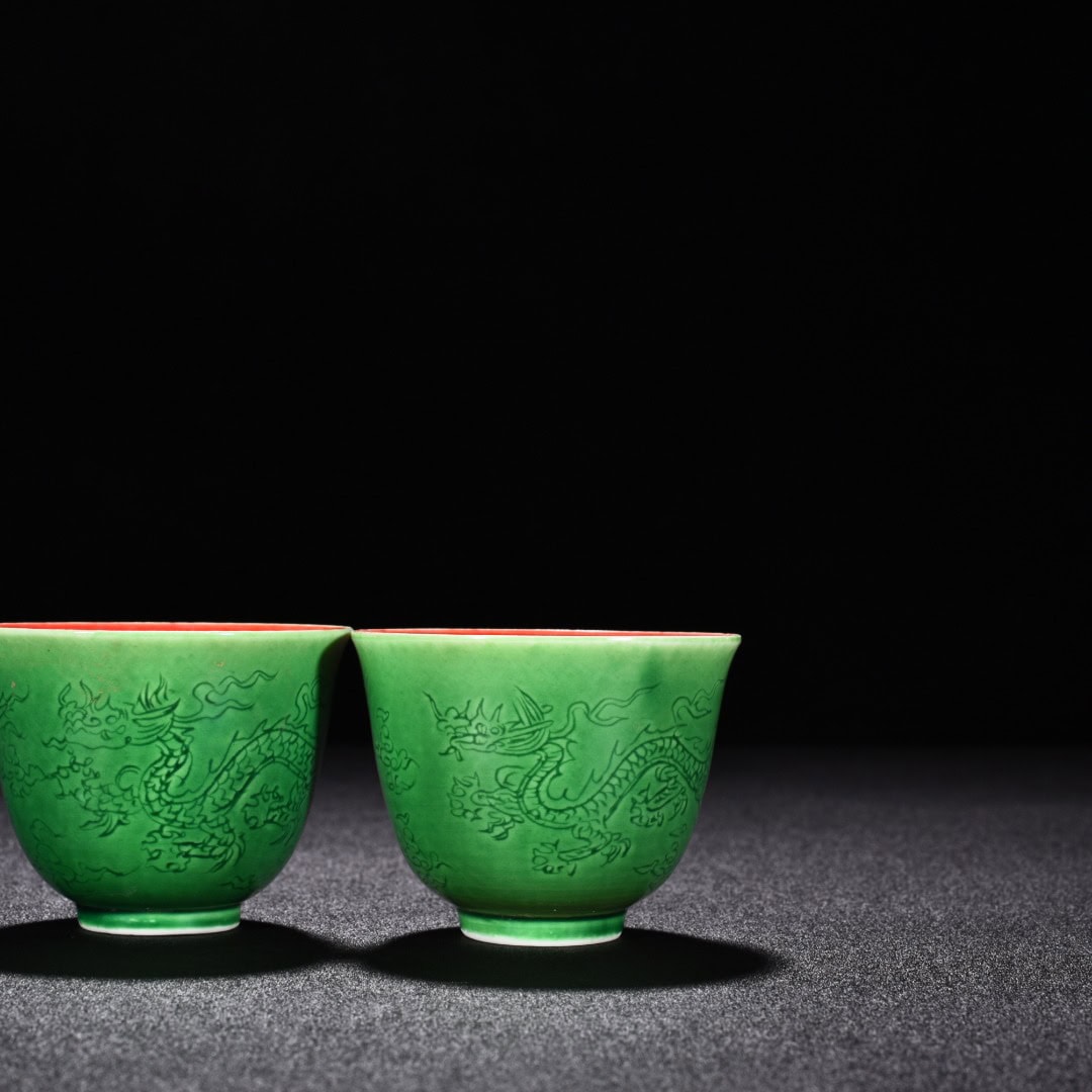 Ming Dynasty Chenghua green glaze cup with cloud and dragon pattern