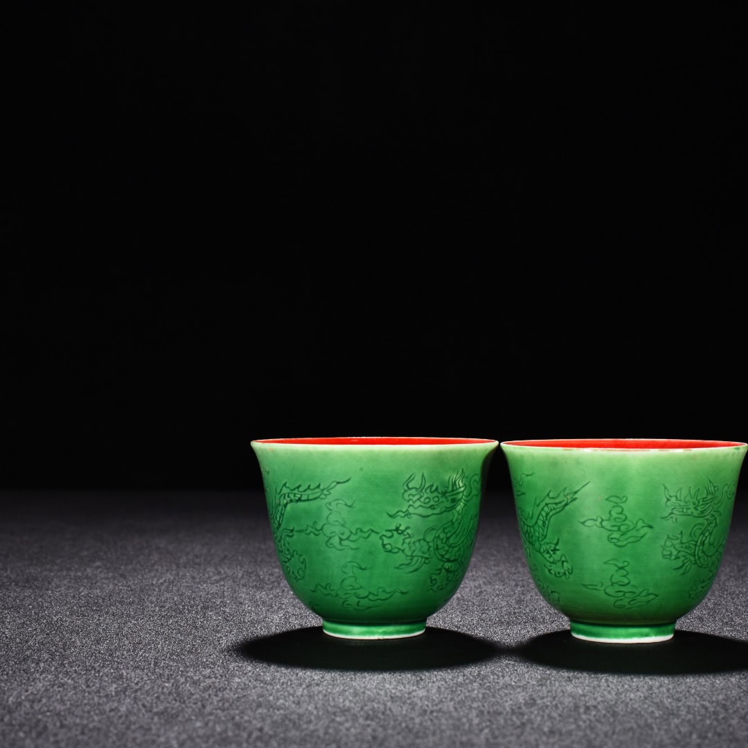 Ming Dynasty Chenghua green glaze cup with cloud and dragon pattern