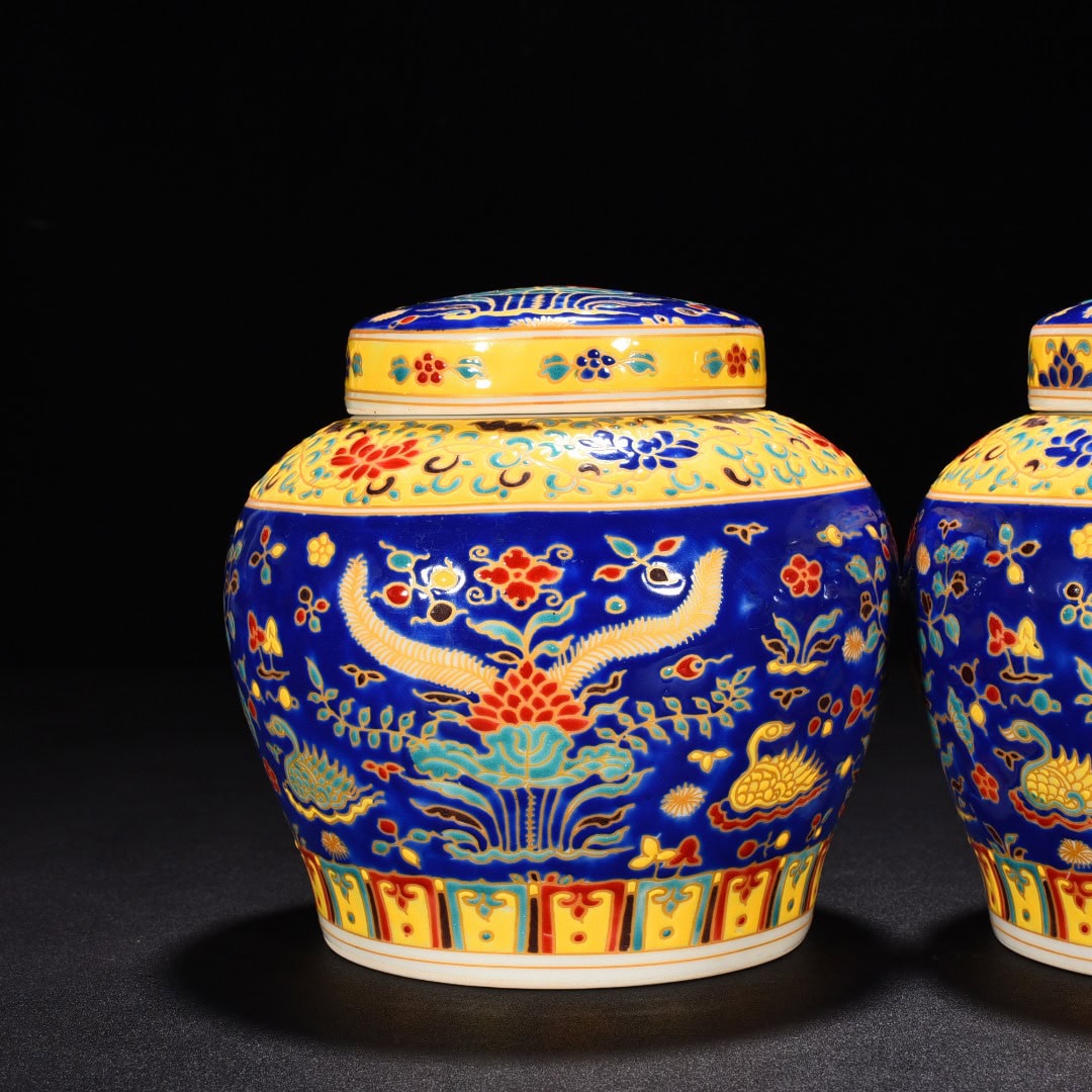 Ming Dynasty Chenghua blue ground multi color lotus jar