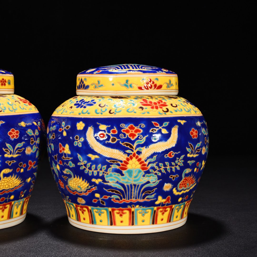 Ming Dynasty Chenghua blue ground multi color lotus jar