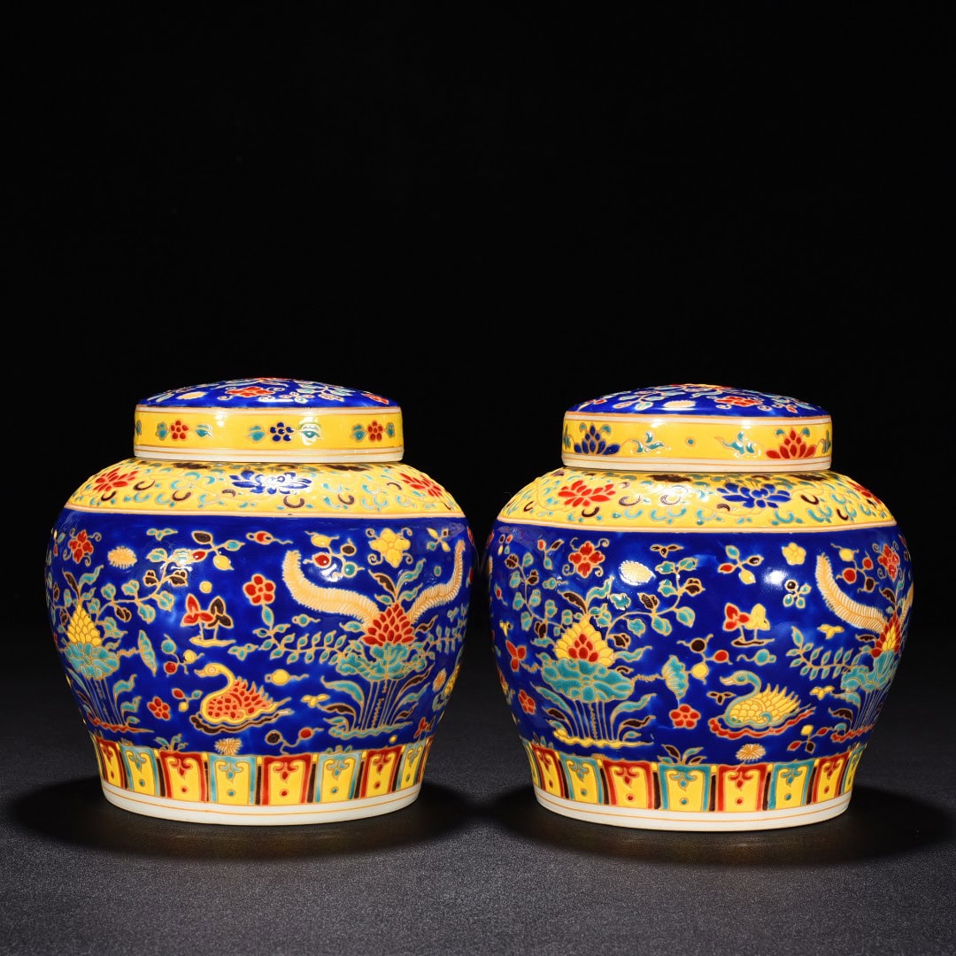 Ming Dynasty Chenghua blue ground multi color lotus jar