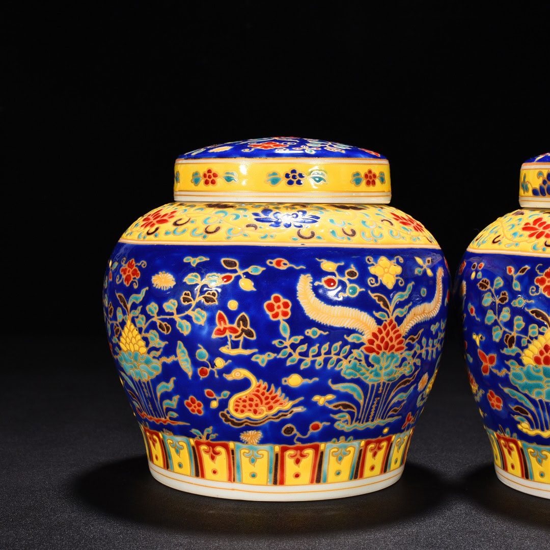 Ming Dynasty Chenghua blue ground multi color lotus jar