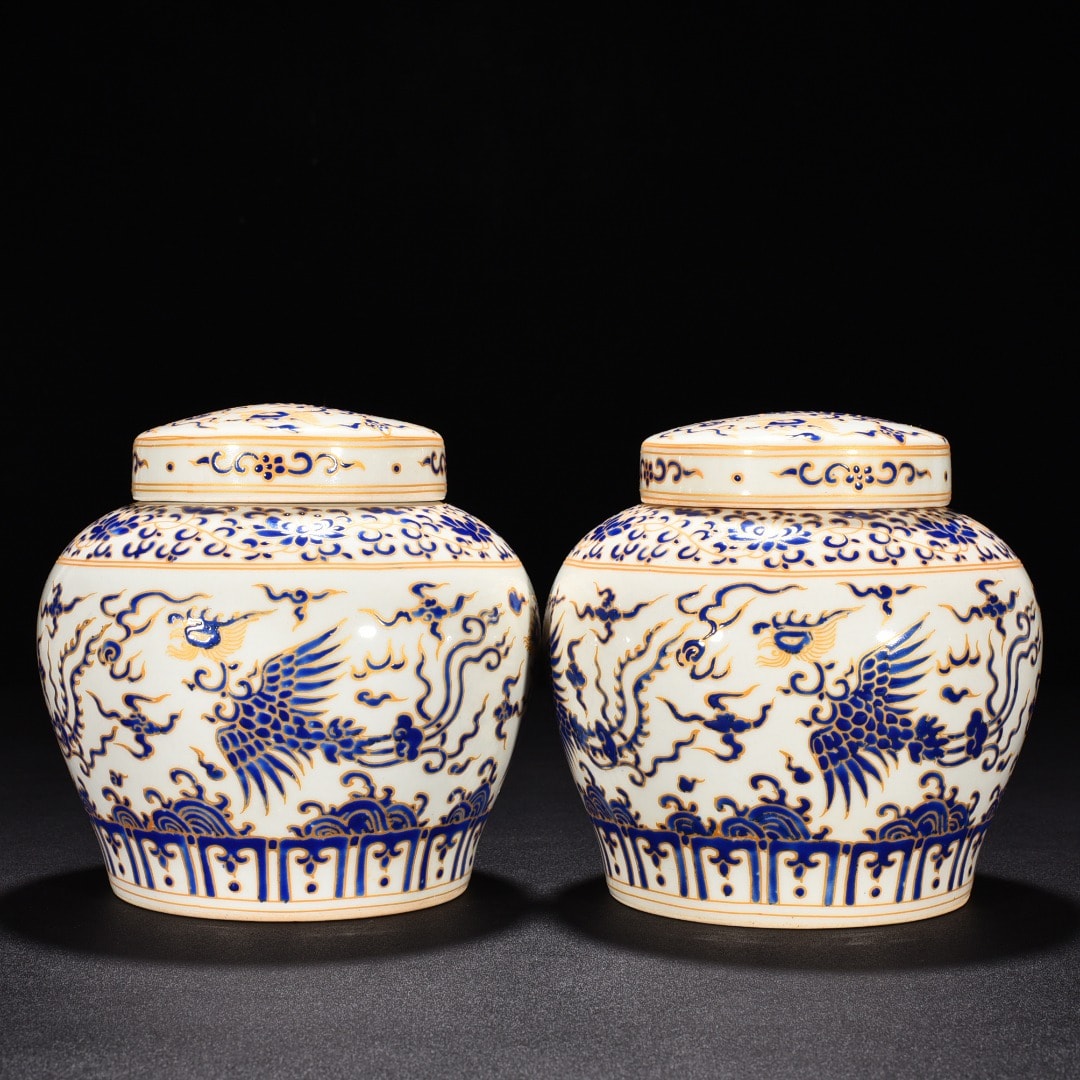 Ming Dynasty Chenghua blue color painted golden phoenix pattern jar