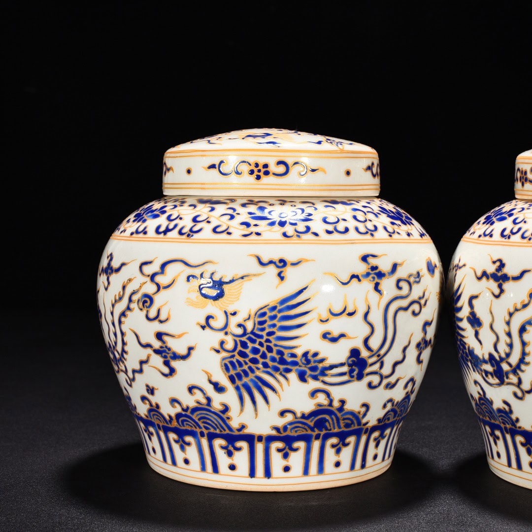 Ming Dynasty Chenghua blue color painted golden phoenix pattern jar
