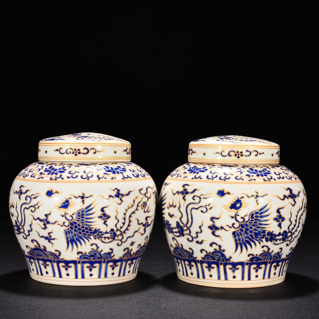 Ming Dynasty Chenghua blue color painted golden phoenix pattern jar