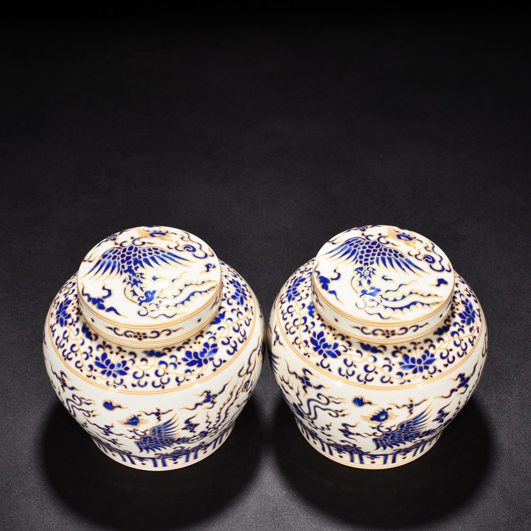 Ming Dynasty Chenghua blue color painted golden phoenix pattern jar