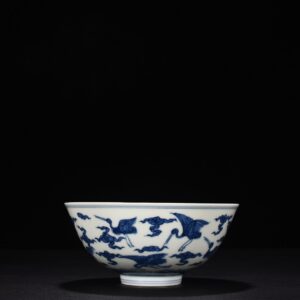 Ming Dynasty Chenghua blue and white cloud and crane pattern bowl