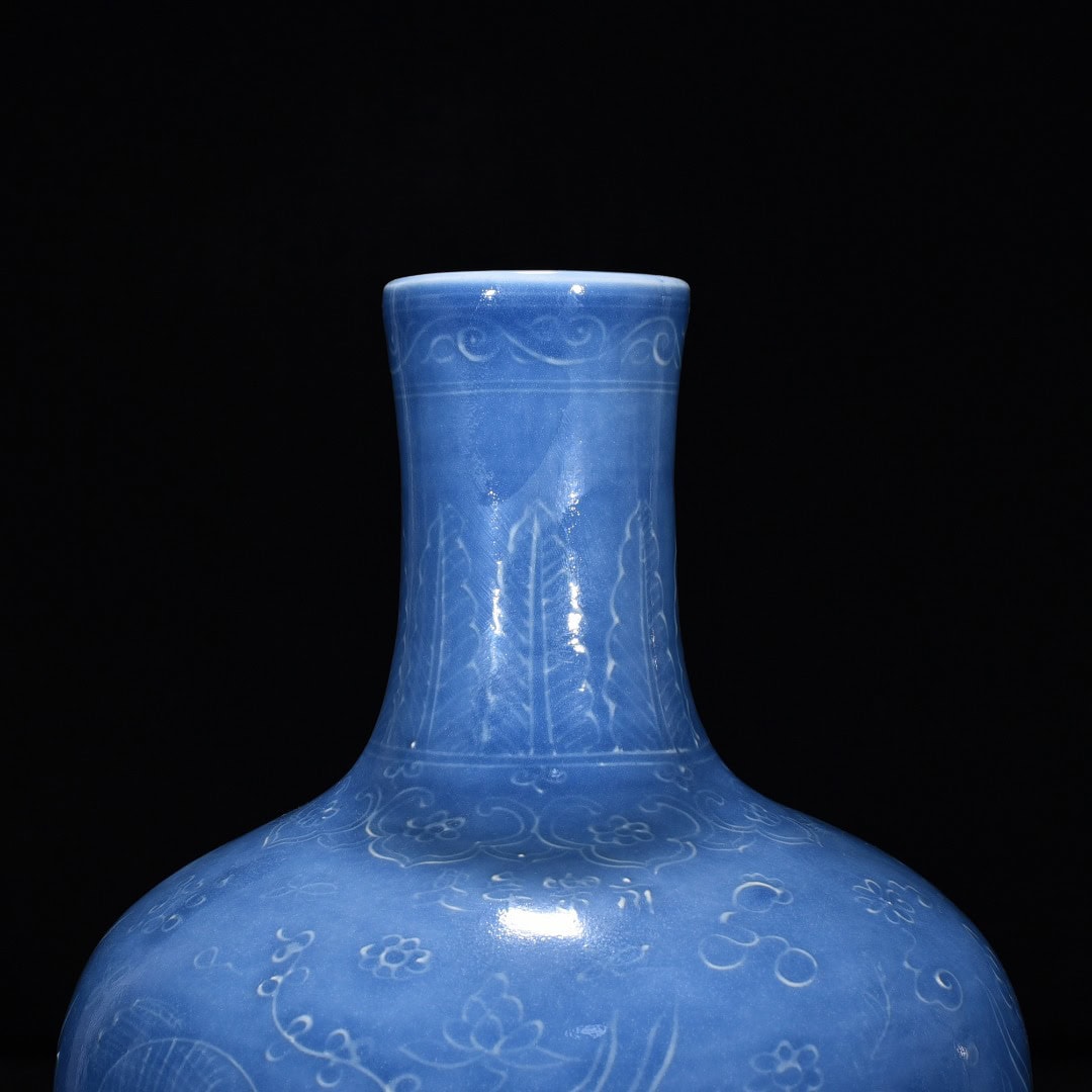 Ming Dynasty Yongle blue glazed sky ball vase