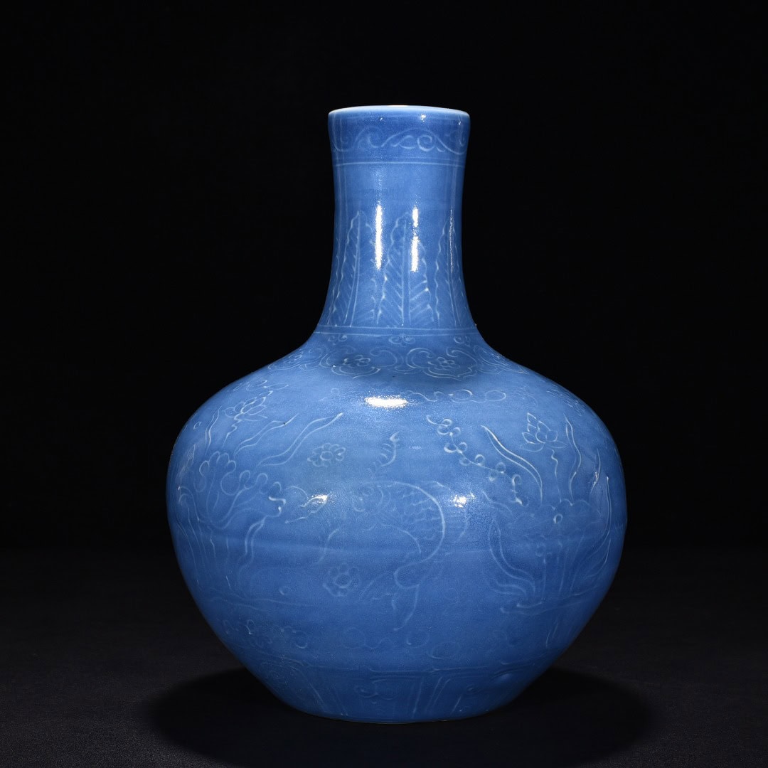Ming Dynasty Yongle blue glazed sky ball vase