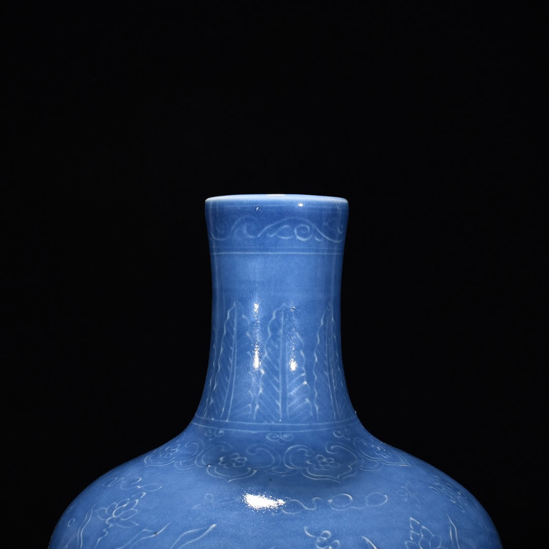 Ming Dynasty Yongle blue glazed sky ball vase