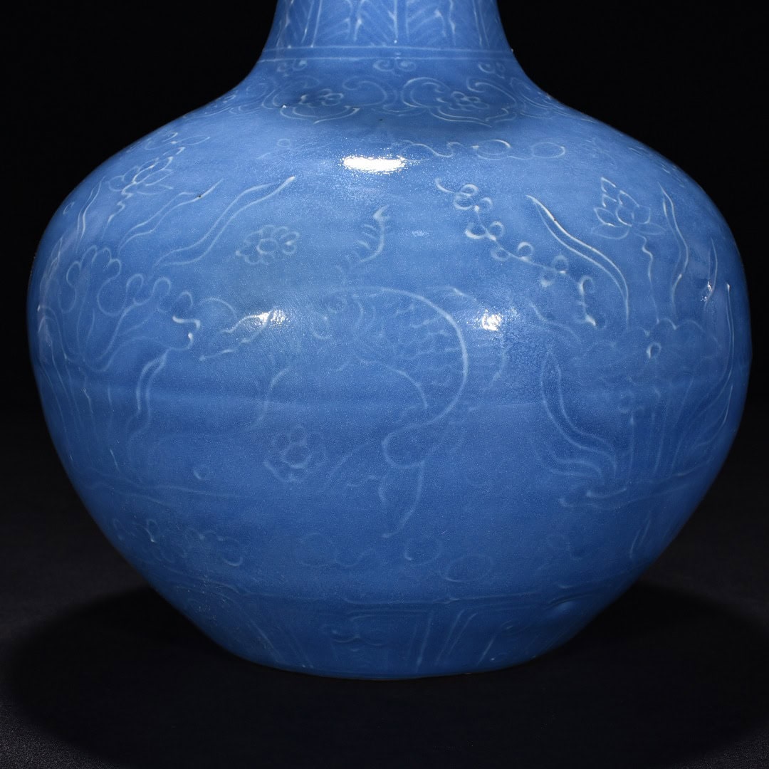 Ming Dynasty Yongle blue glazed sky ball vase