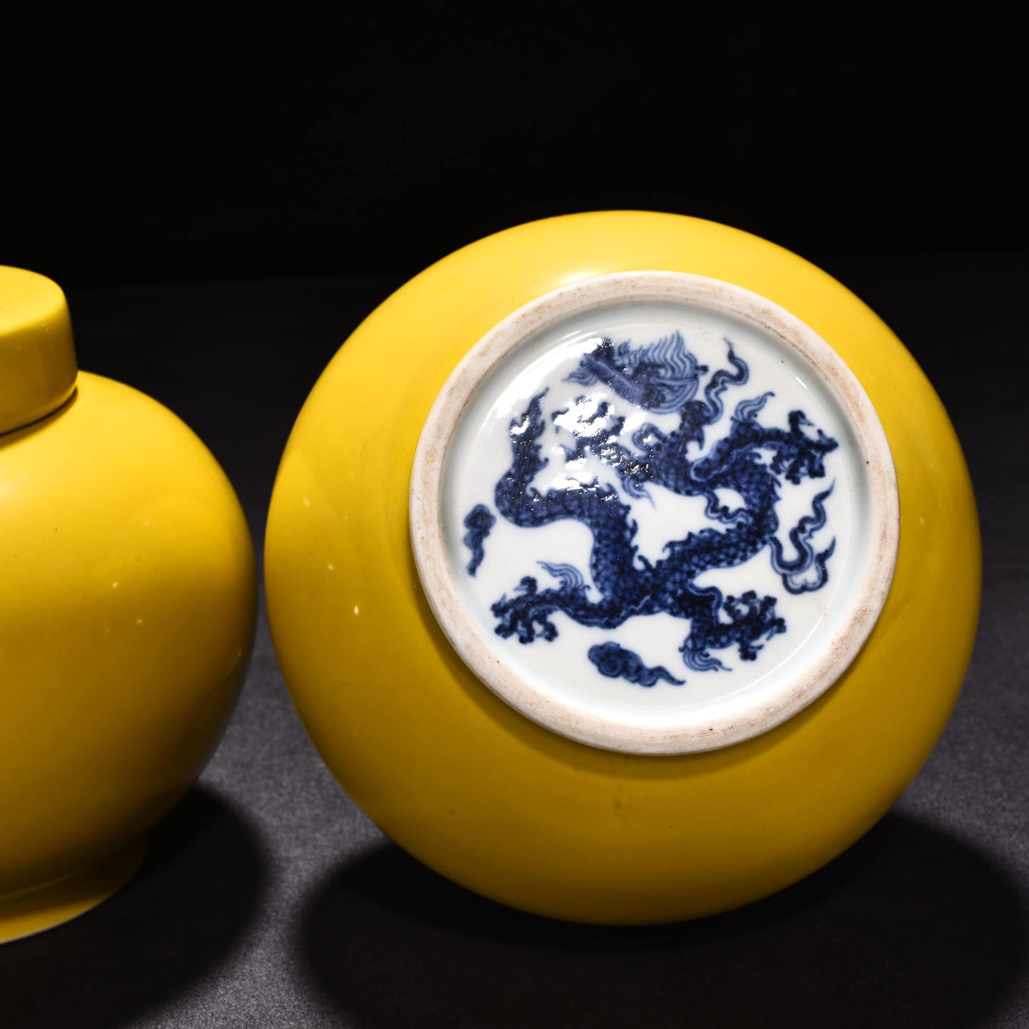 Ming Dynasty Yongle jade yellow glaze lid jar