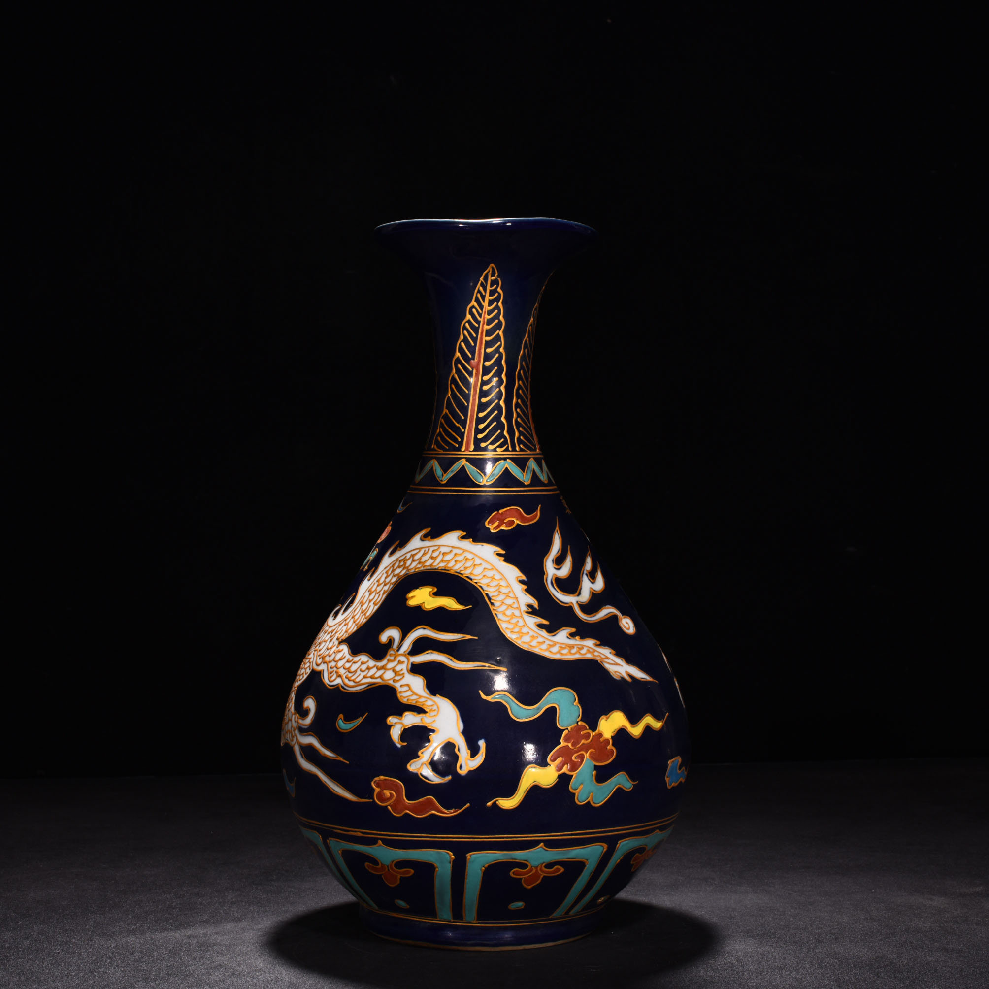 Ming Dynasty Yongle fahua multicolored jade pot spring vase