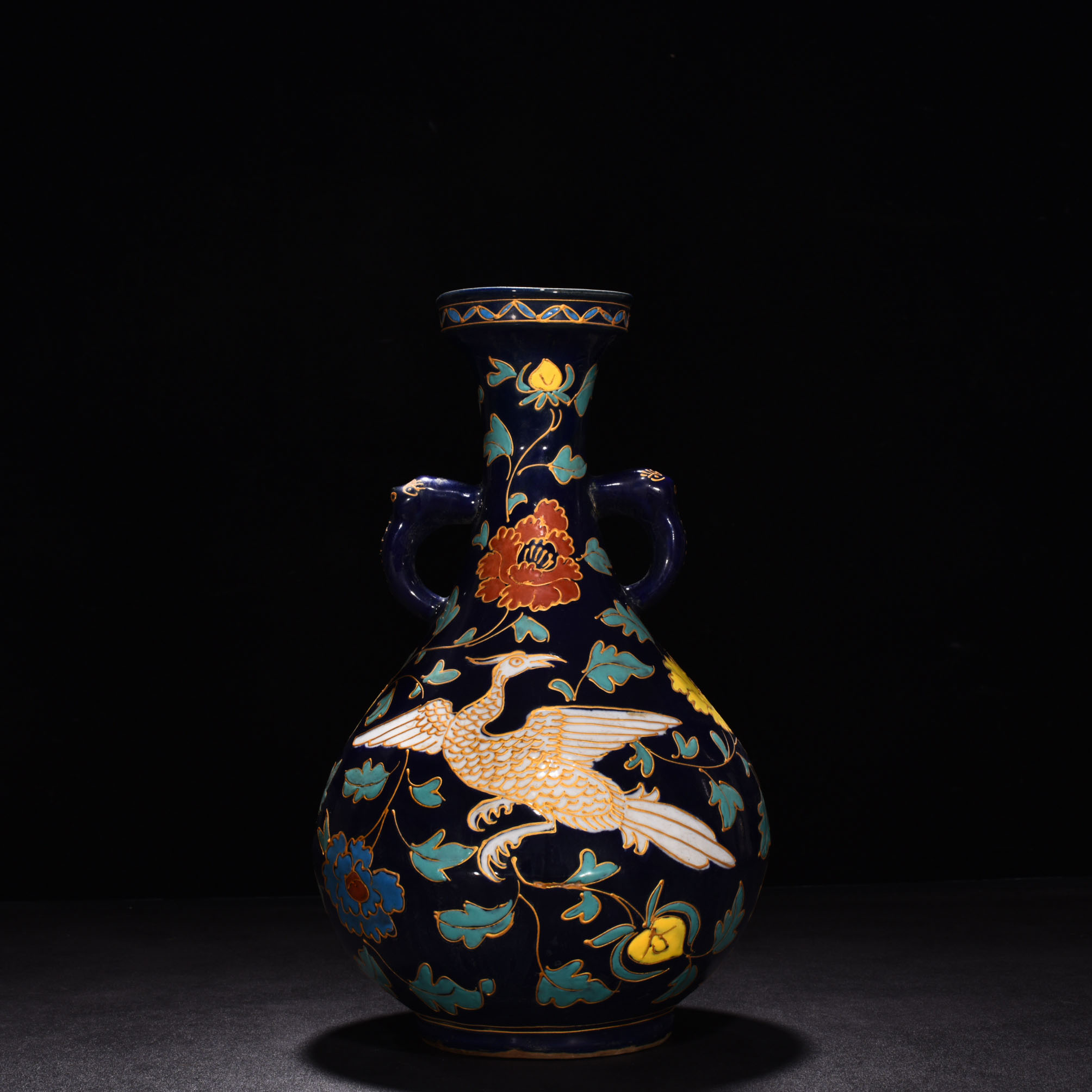 Ming Dynasty Yongle Fahua multicolored peacock flower mouth vase