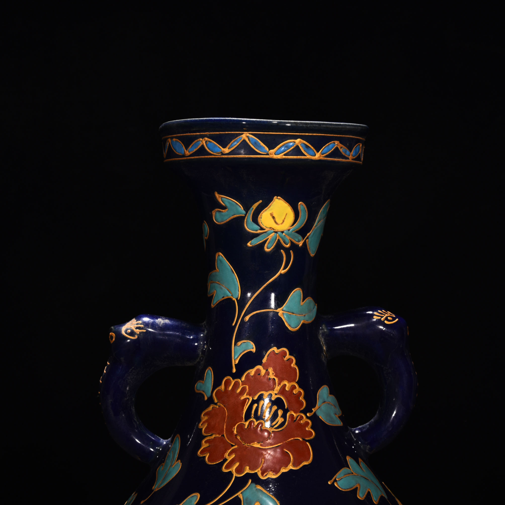 Ming Dynasty Yongle Fahua multicolored peacock flower mouth vase