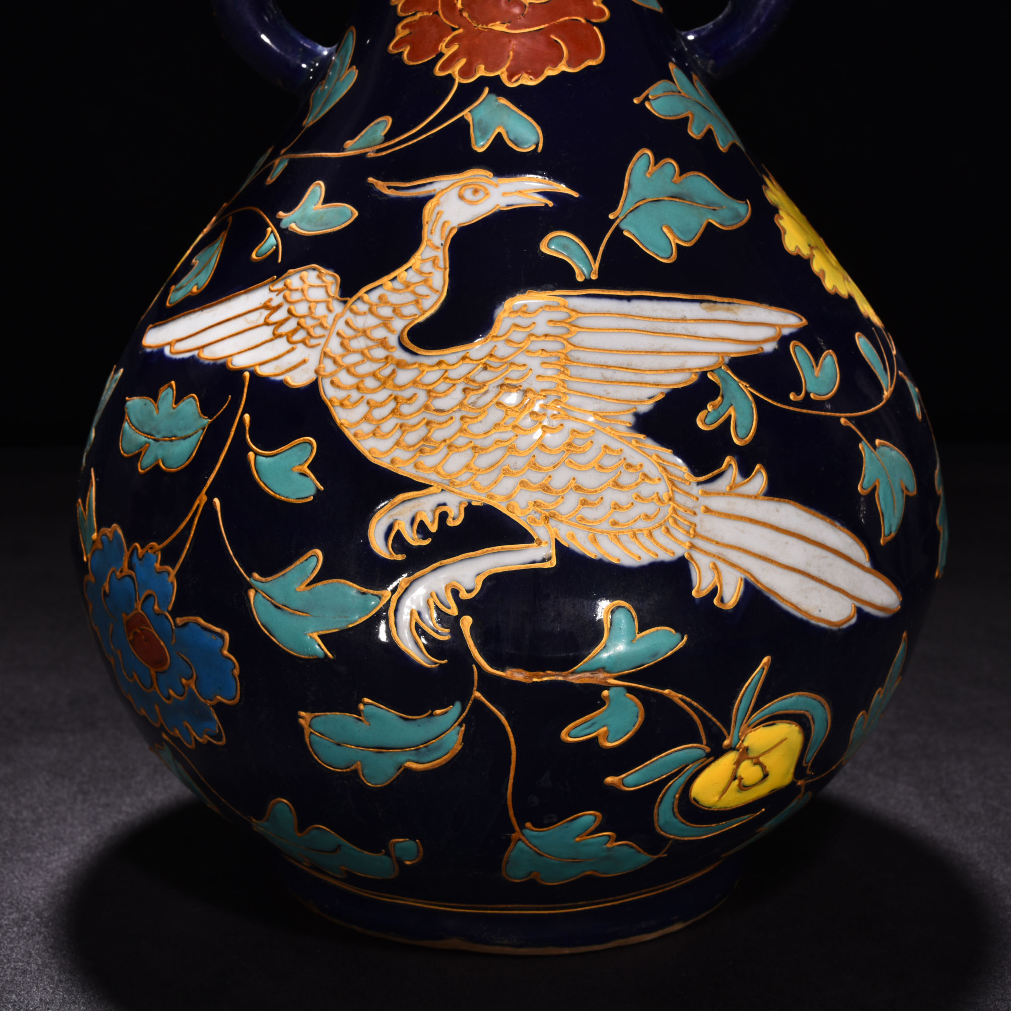 Ming Dynasty Yongle Fahua multicolored peacock flower mouth vase