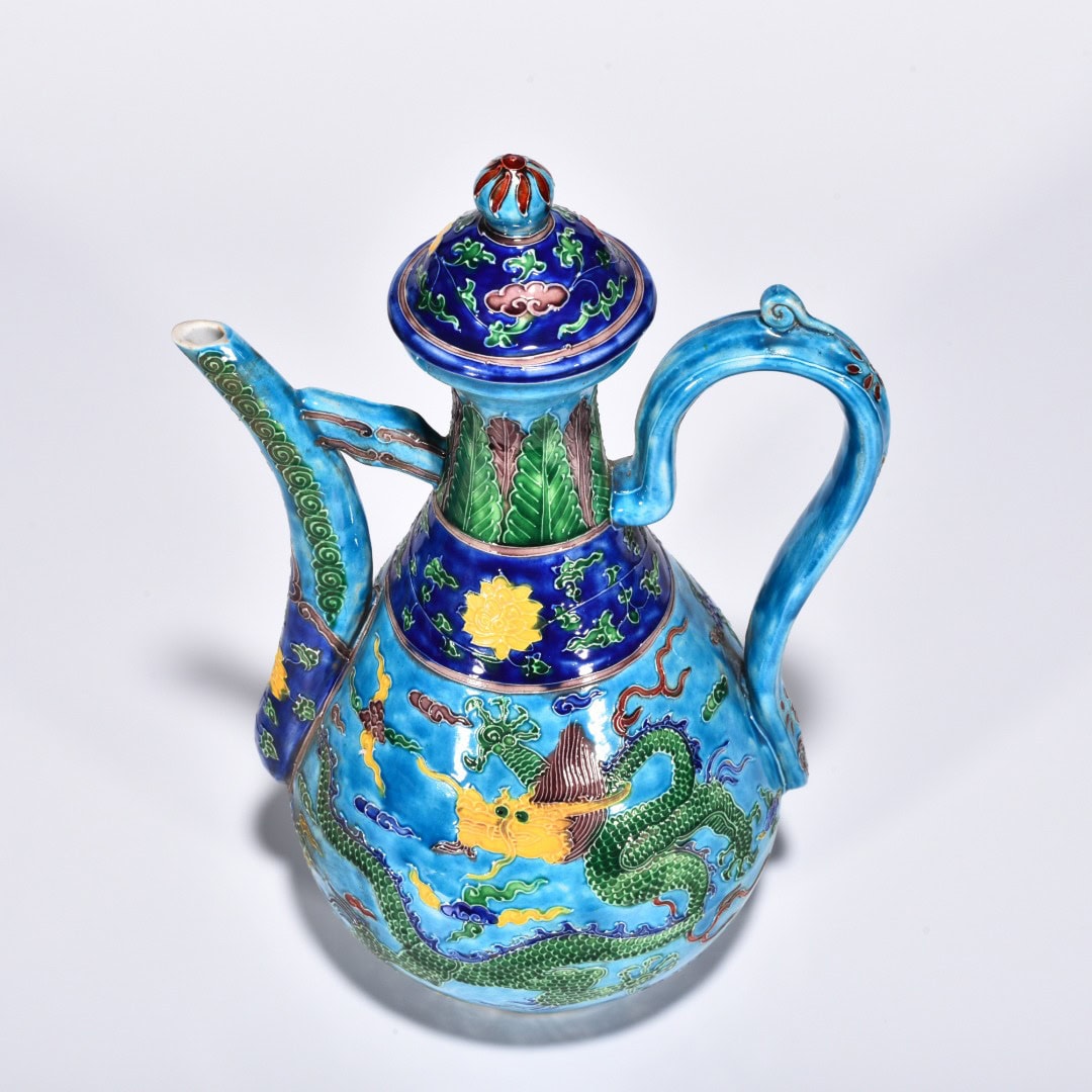 Ming Dynasty Yongle enamel with colorful clouds and dragon pattern pot