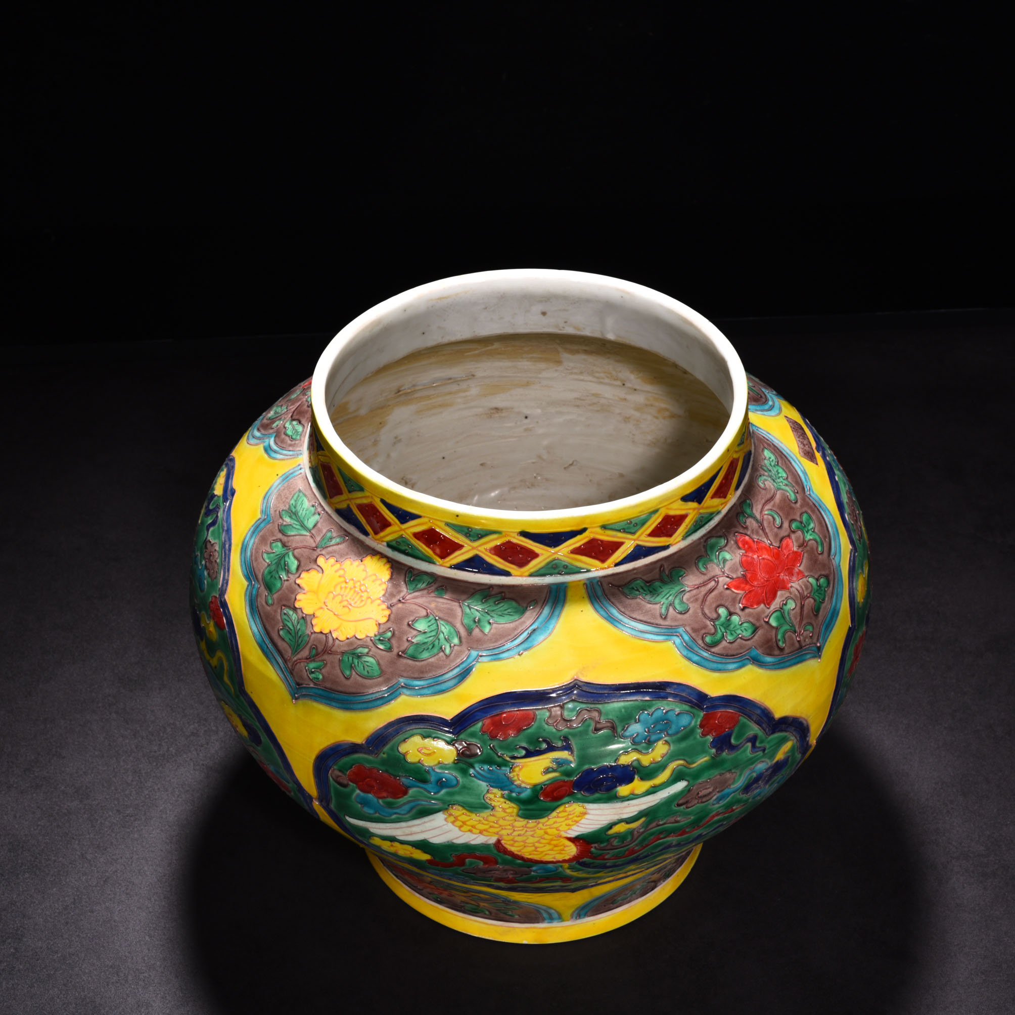 Ming Dynasty Yongle enamel jar with unicorn and phoenix pattern