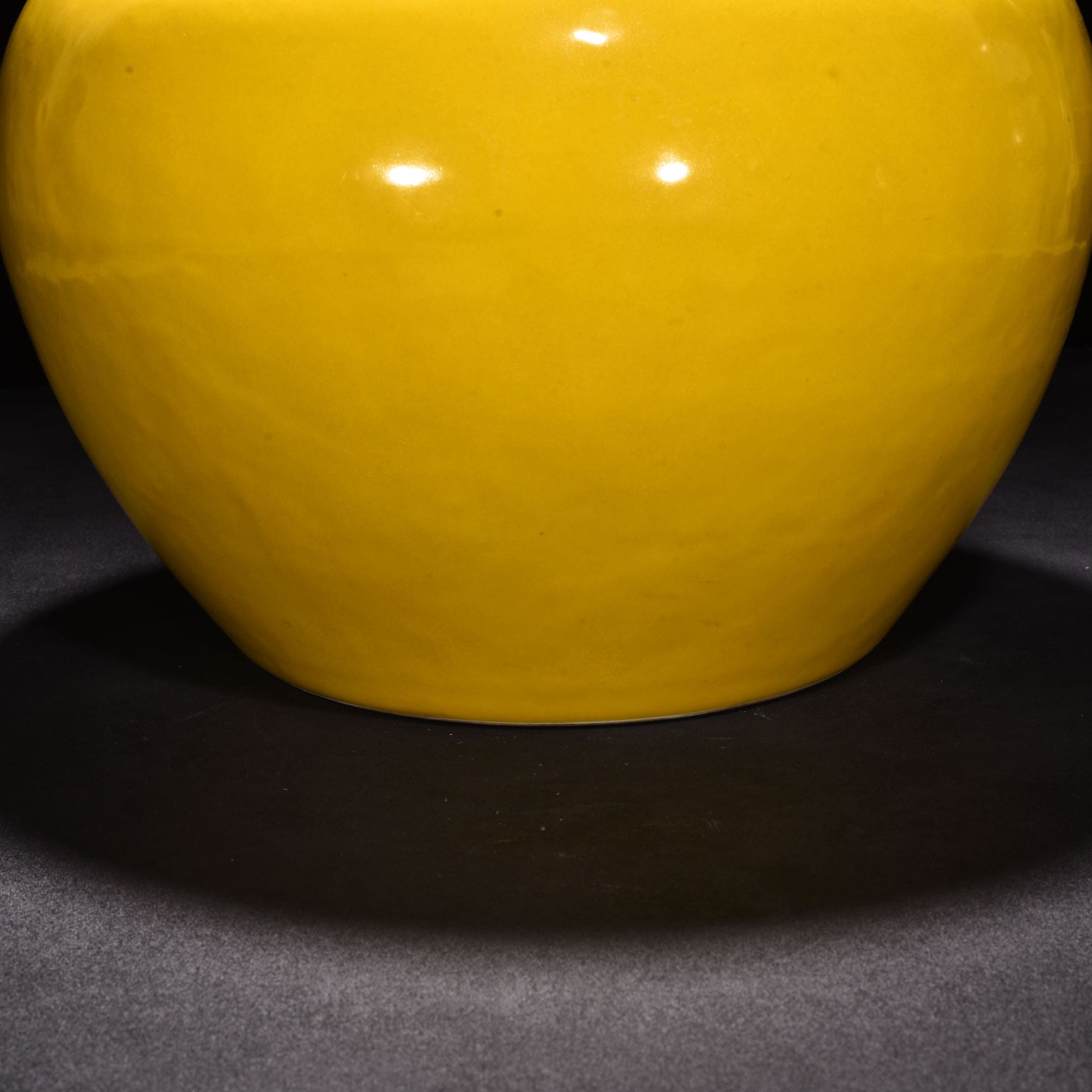 Ming Dynasty Yongle Hu yellow glaze jar