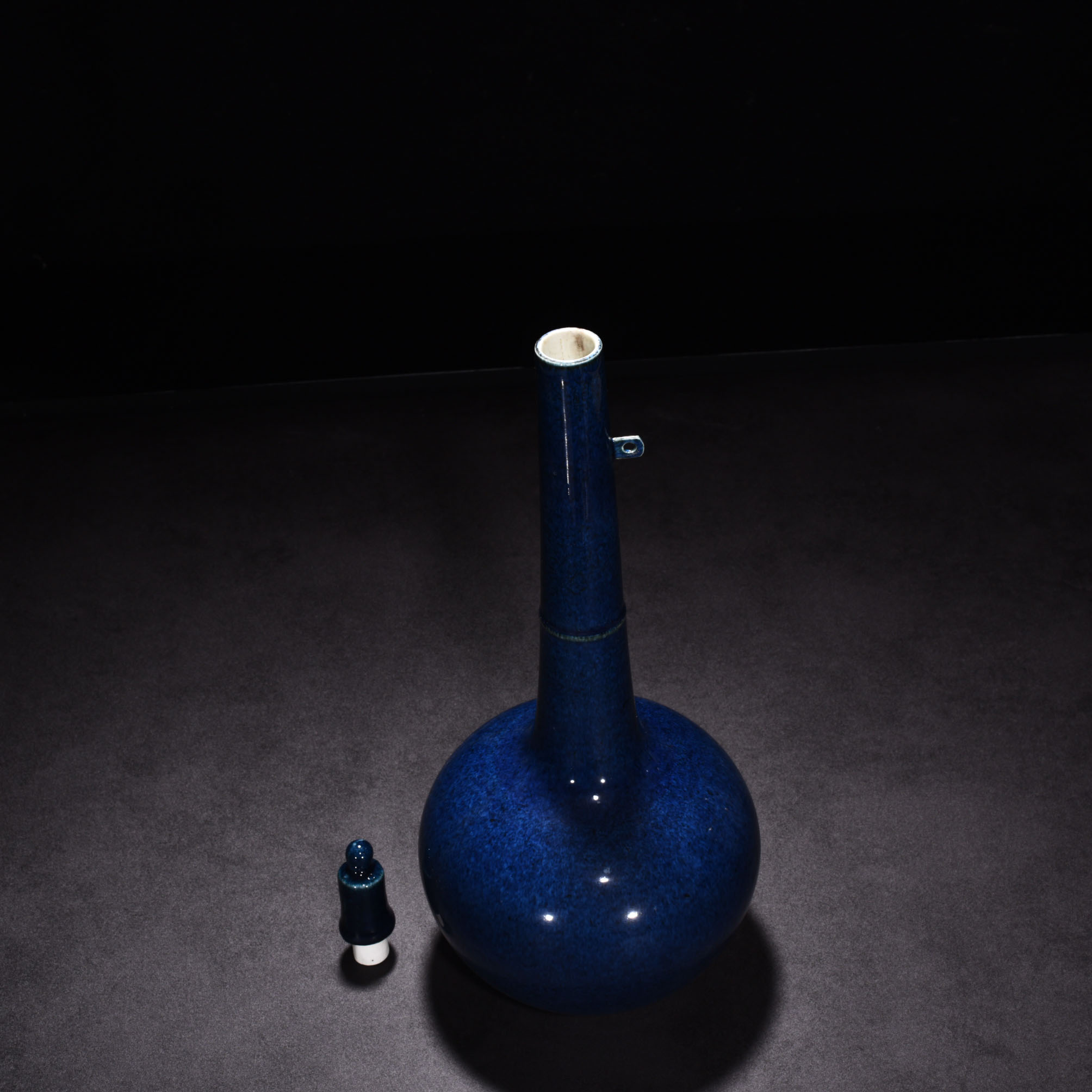 Ming Dynasty Yongle Zheng He blue glaze key vase