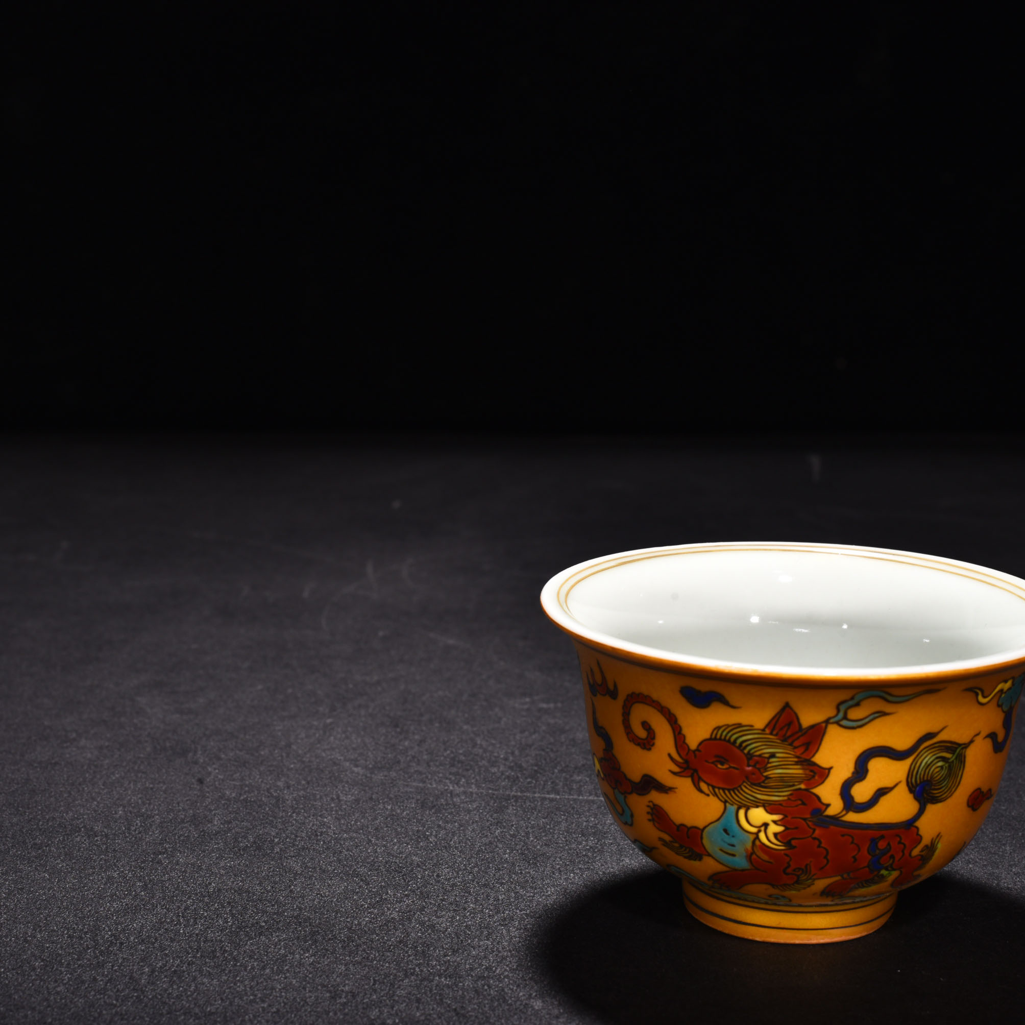Ming Dynasty Yongle gold colored flying elephant pattern hand cup