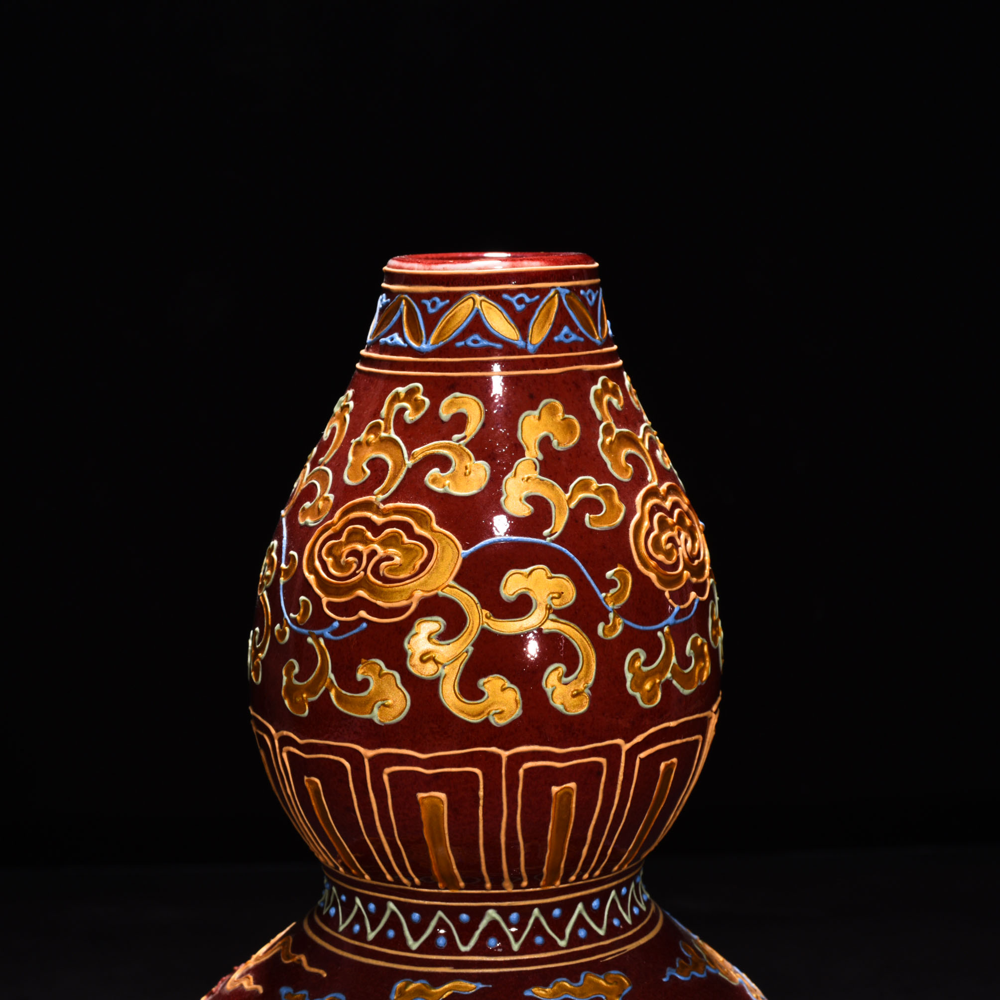 Ming Dynasty Yongle Ji red enamel gourd vase