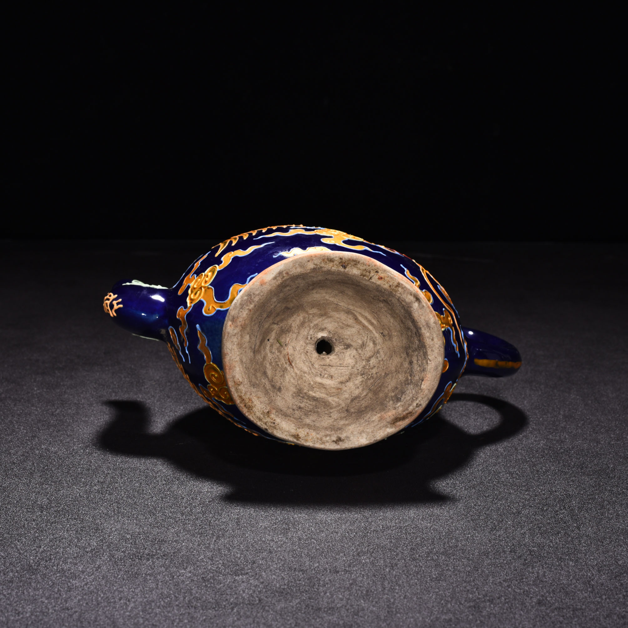 Ming Dynasty Yongle Ji blue enamel peach shaped pot