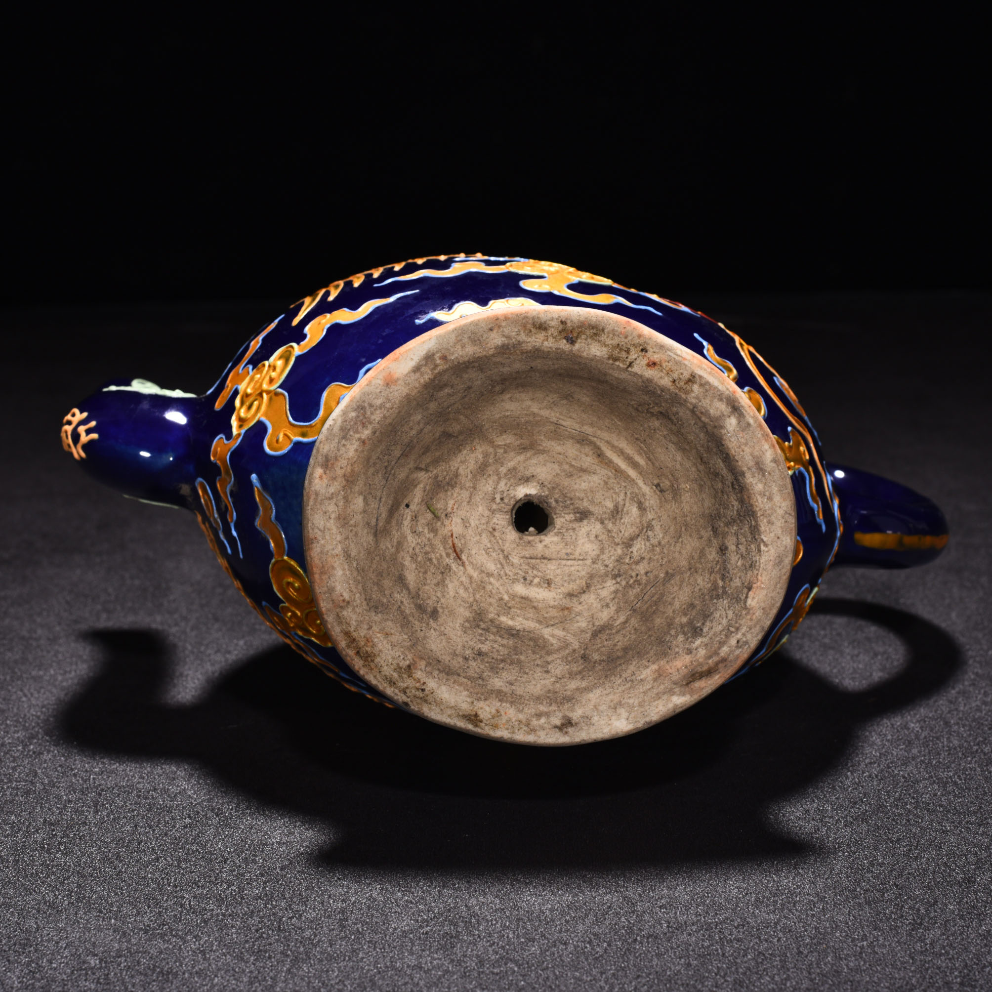 Ming Dynasty Yongle Ji blue enamel peach shaped pot