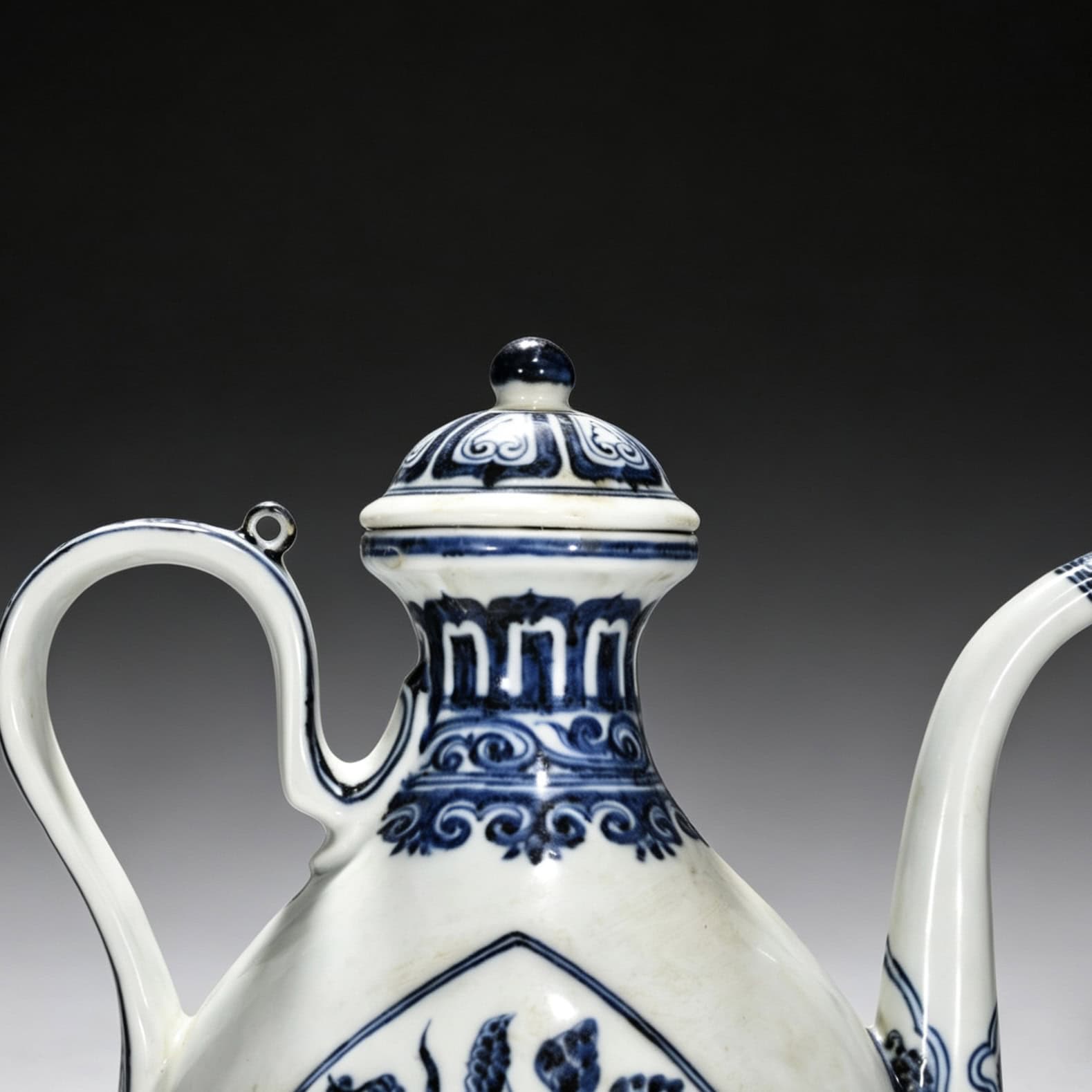 Ming Dynasty Yongle blue and white lotus teapot