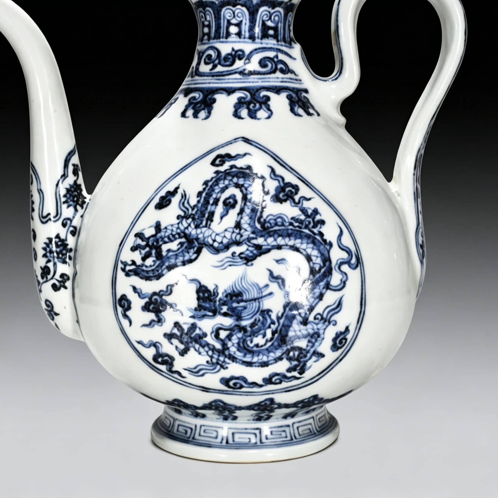 Ming Dynasty Yongle blue and white dragon pattern ewer
