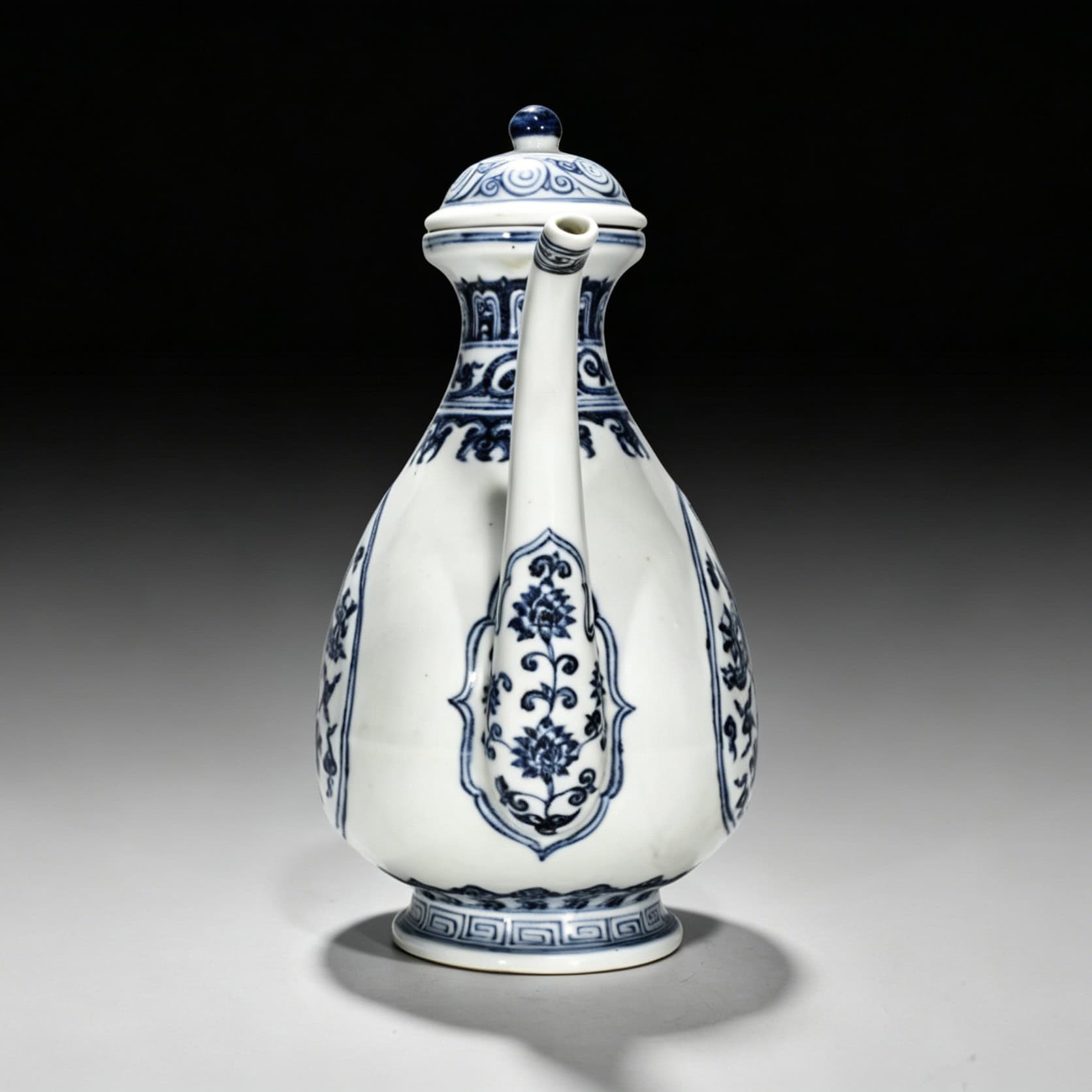 Ming Dynasty Yongle blue and white dragon pattern ewer