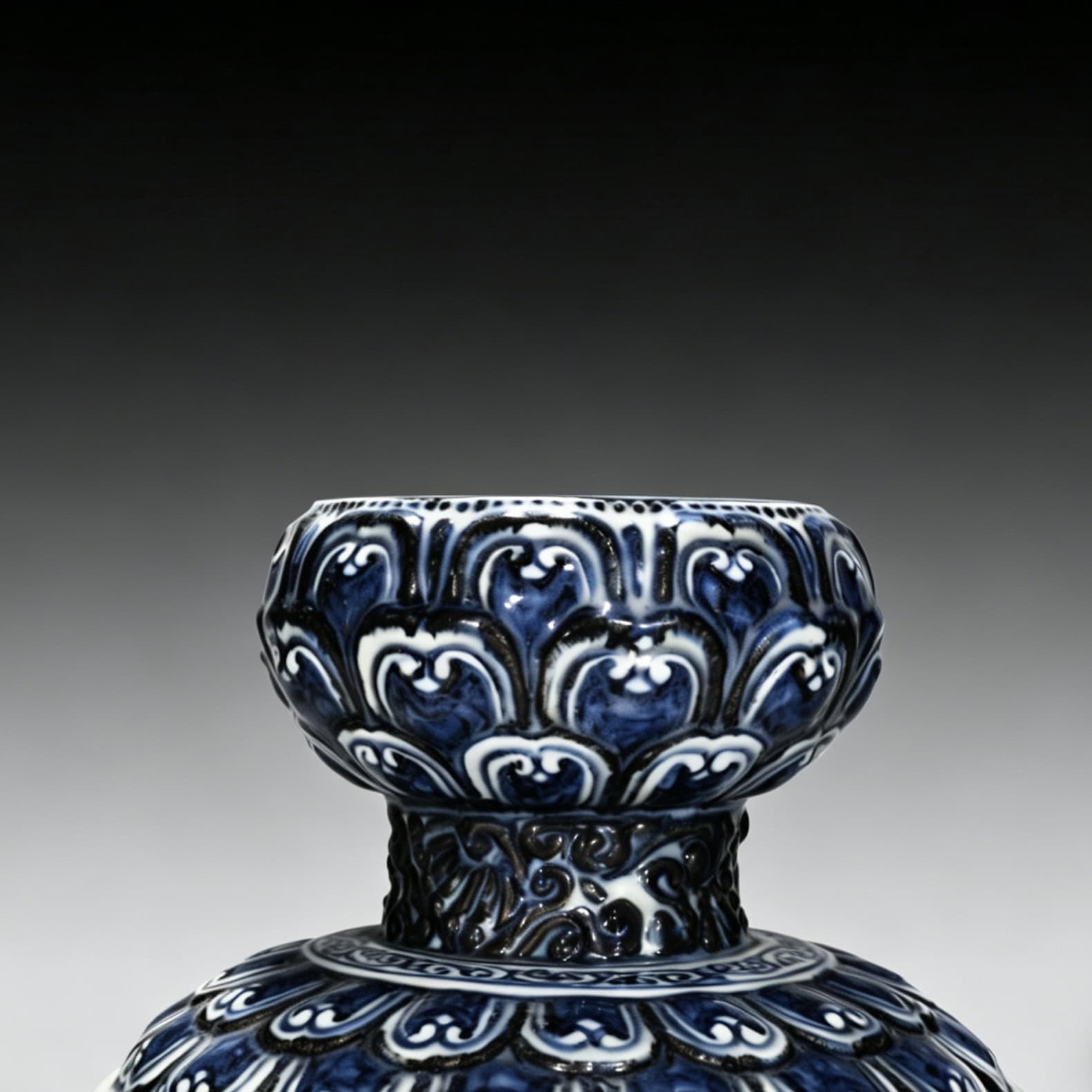 Ming Dynasty Yongle blue and white Sanskri Buddha oil lamp