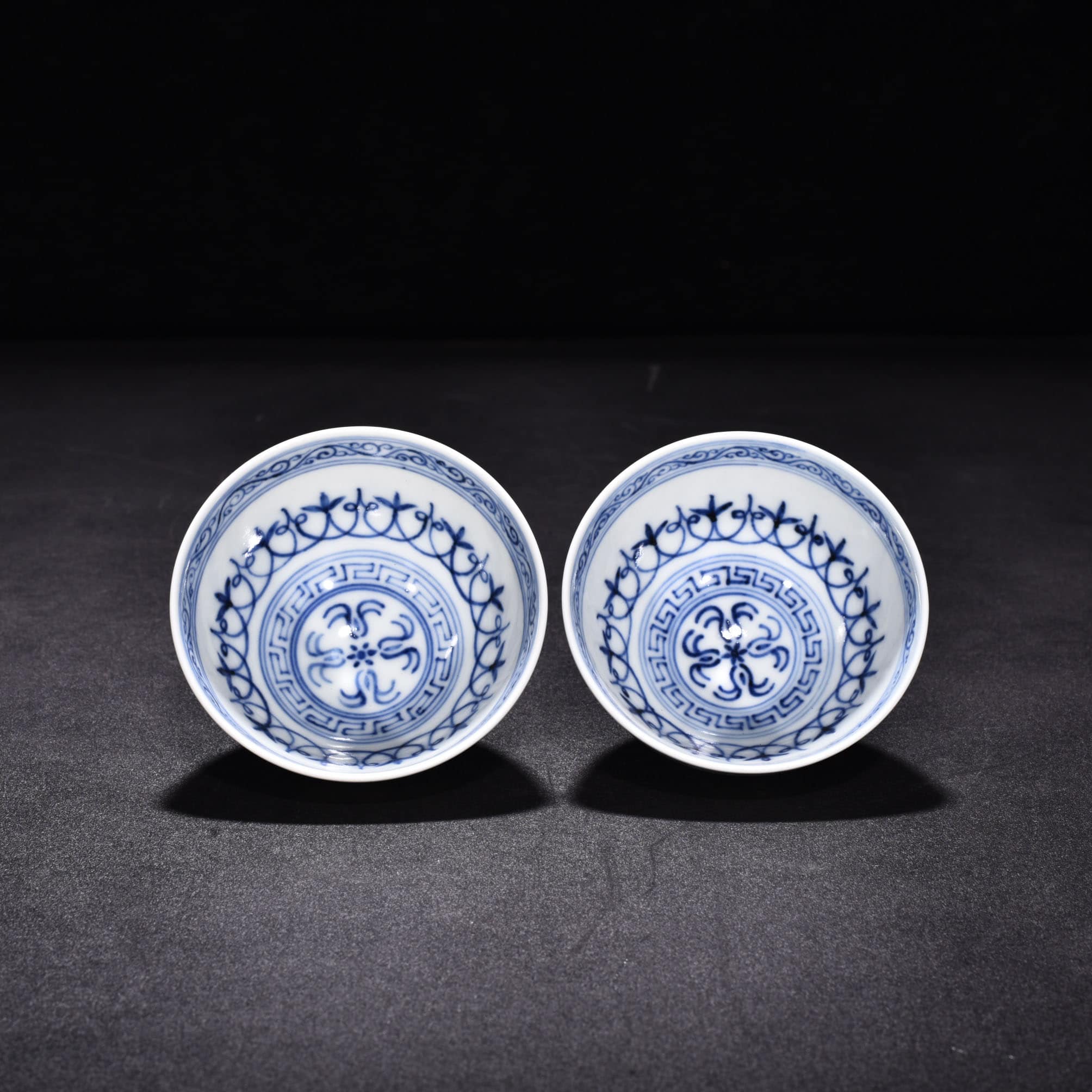 Ming Dynasty Yongle blue and white chicken heart cup