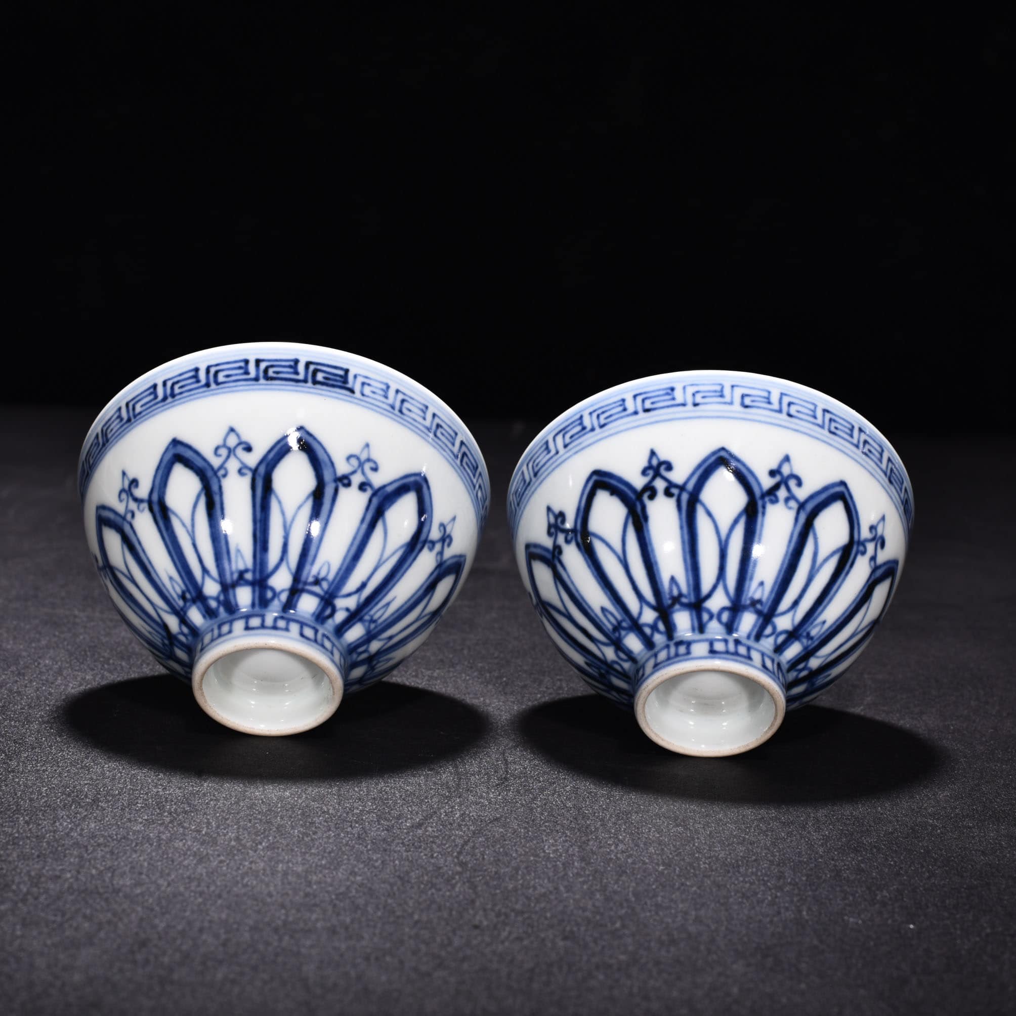 Ming Dynasty Yongle blue and white chicken heart cup