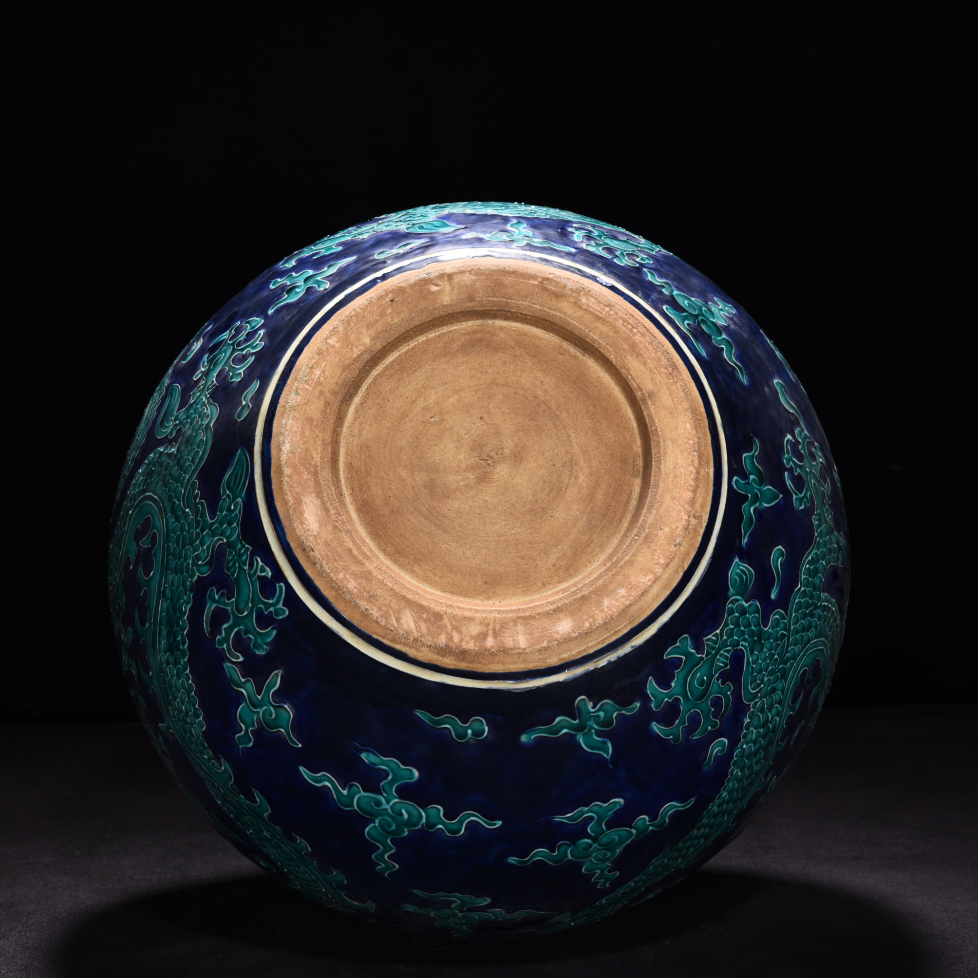 Ming Dynasty Yongle enamel black ground celestial sphere vase