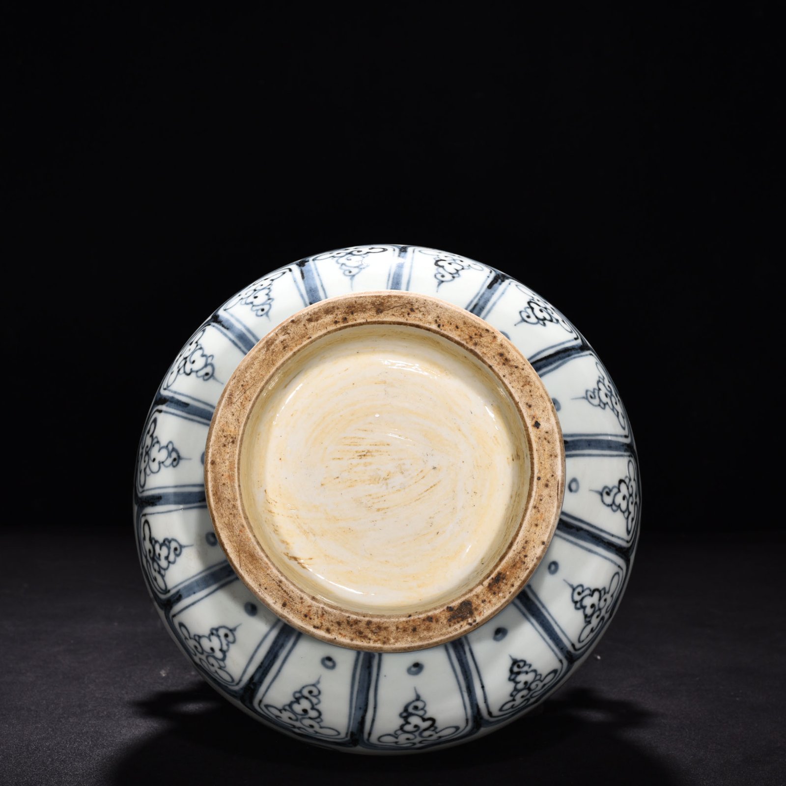 Ming Dynasty Hongwu blue and white cloud double eared statue