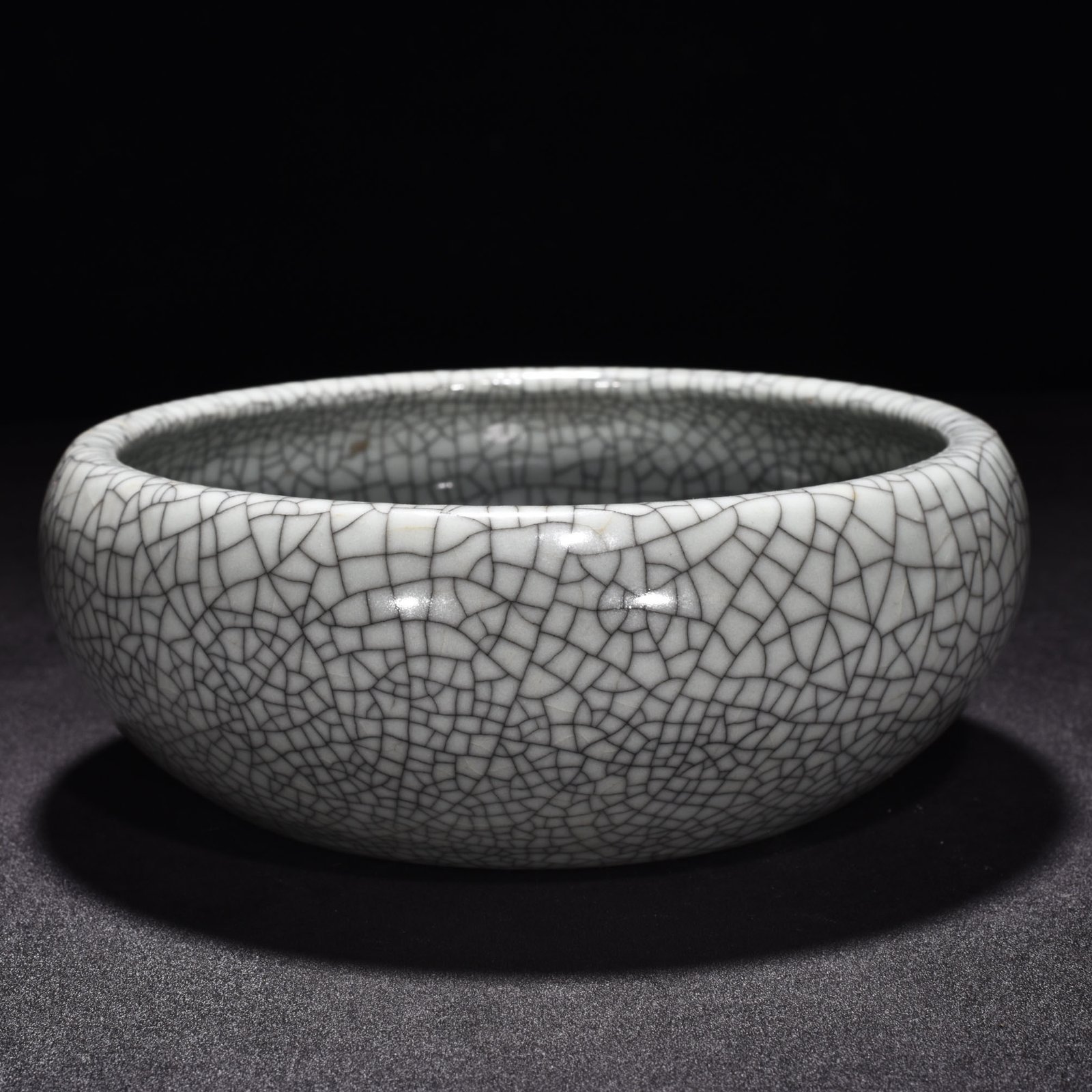 Qing Dynasty Qianlong Ge kiln round washer