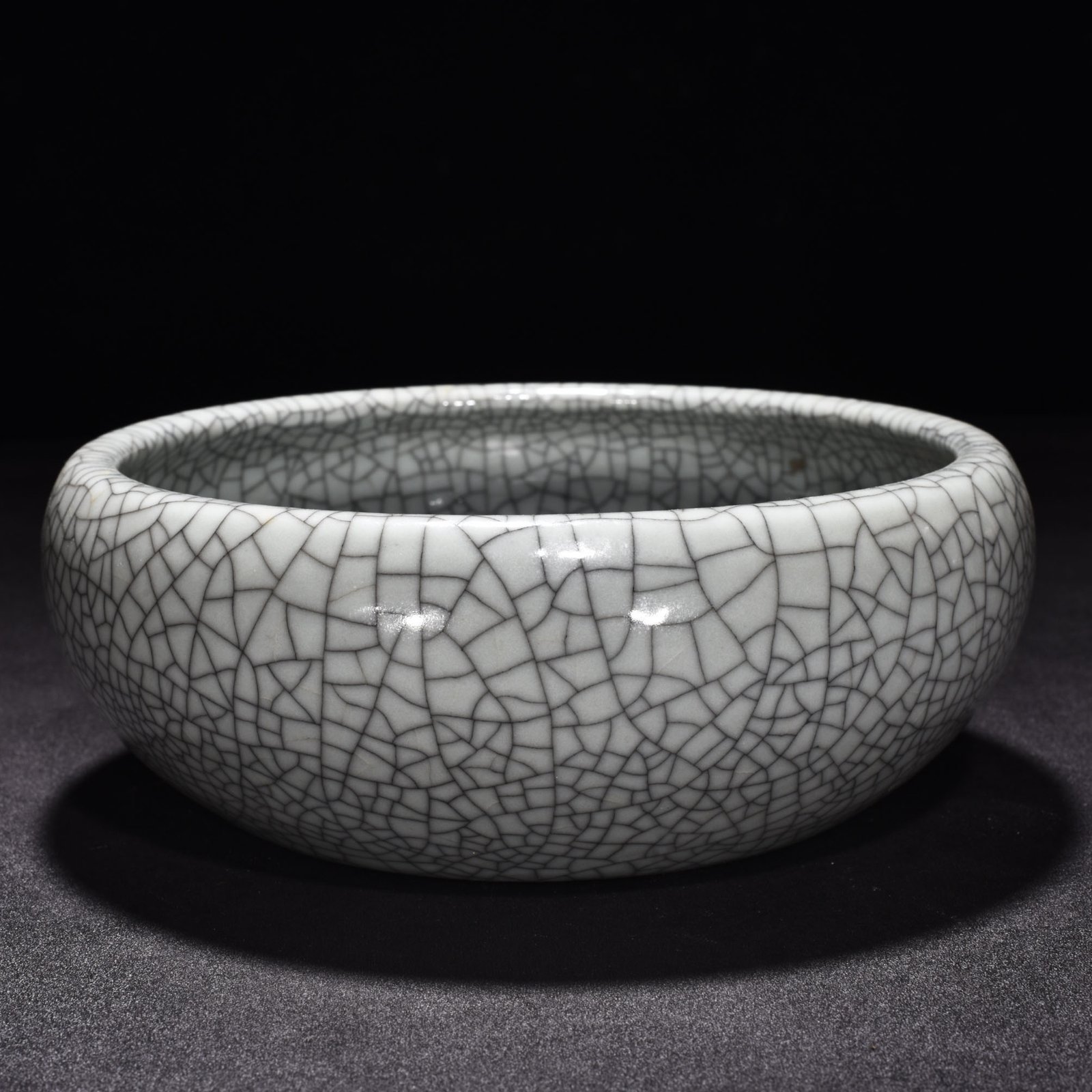 Qing Dynasty Qianlong Ge kiln round washer