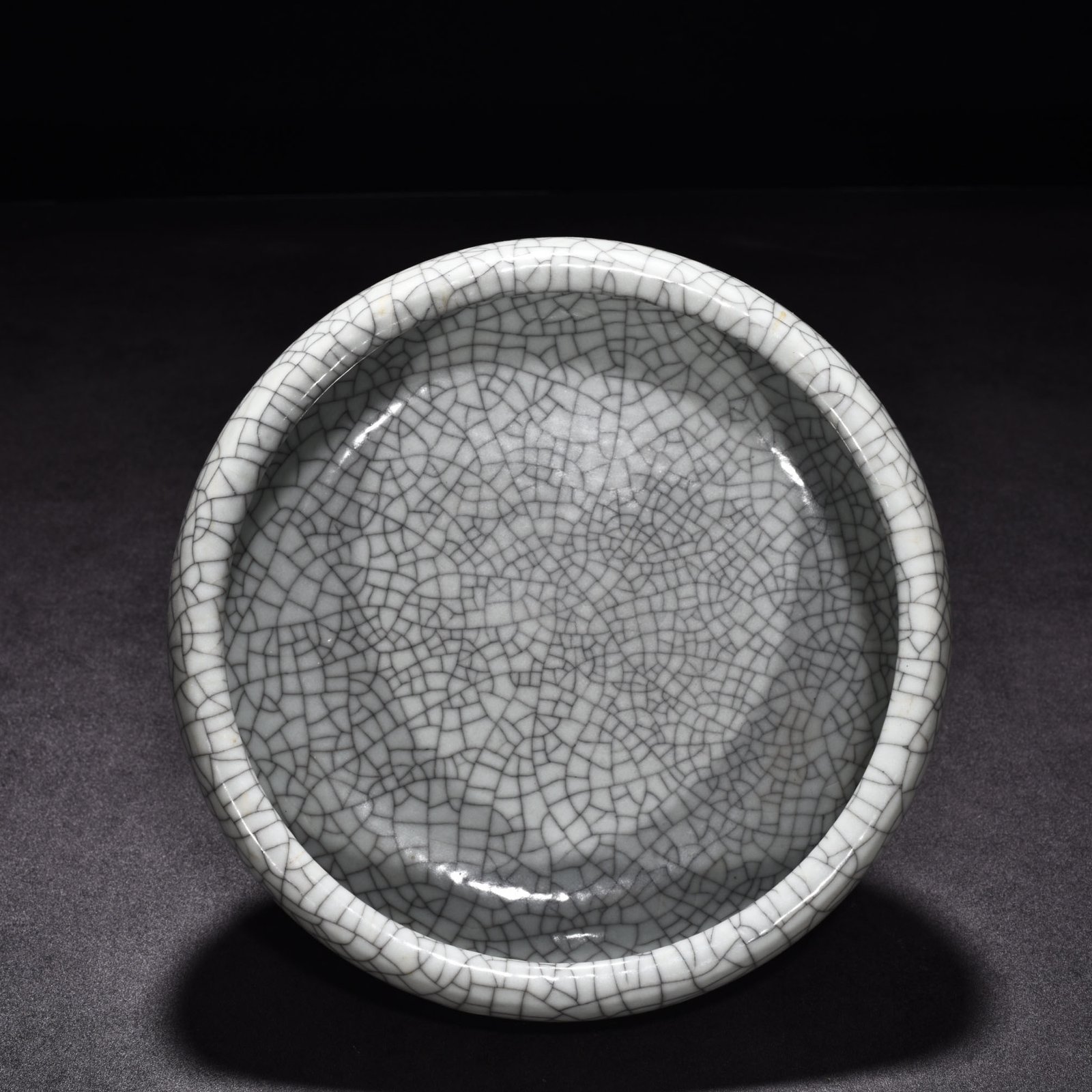 Qing Dynasty Qianlong Ge kiln round washer