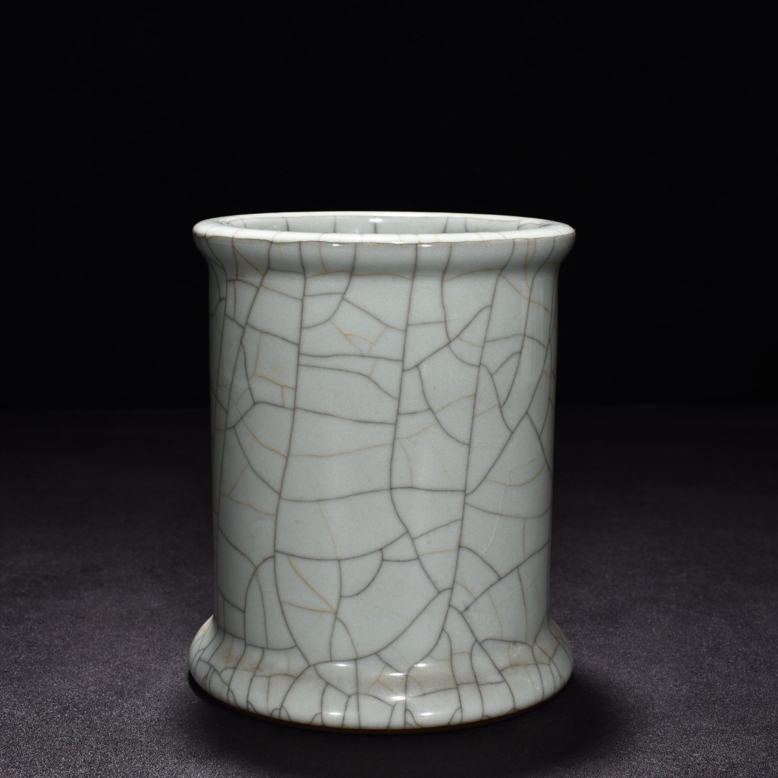 Qing Dynasty Qianlong Ge Kiln pen holder