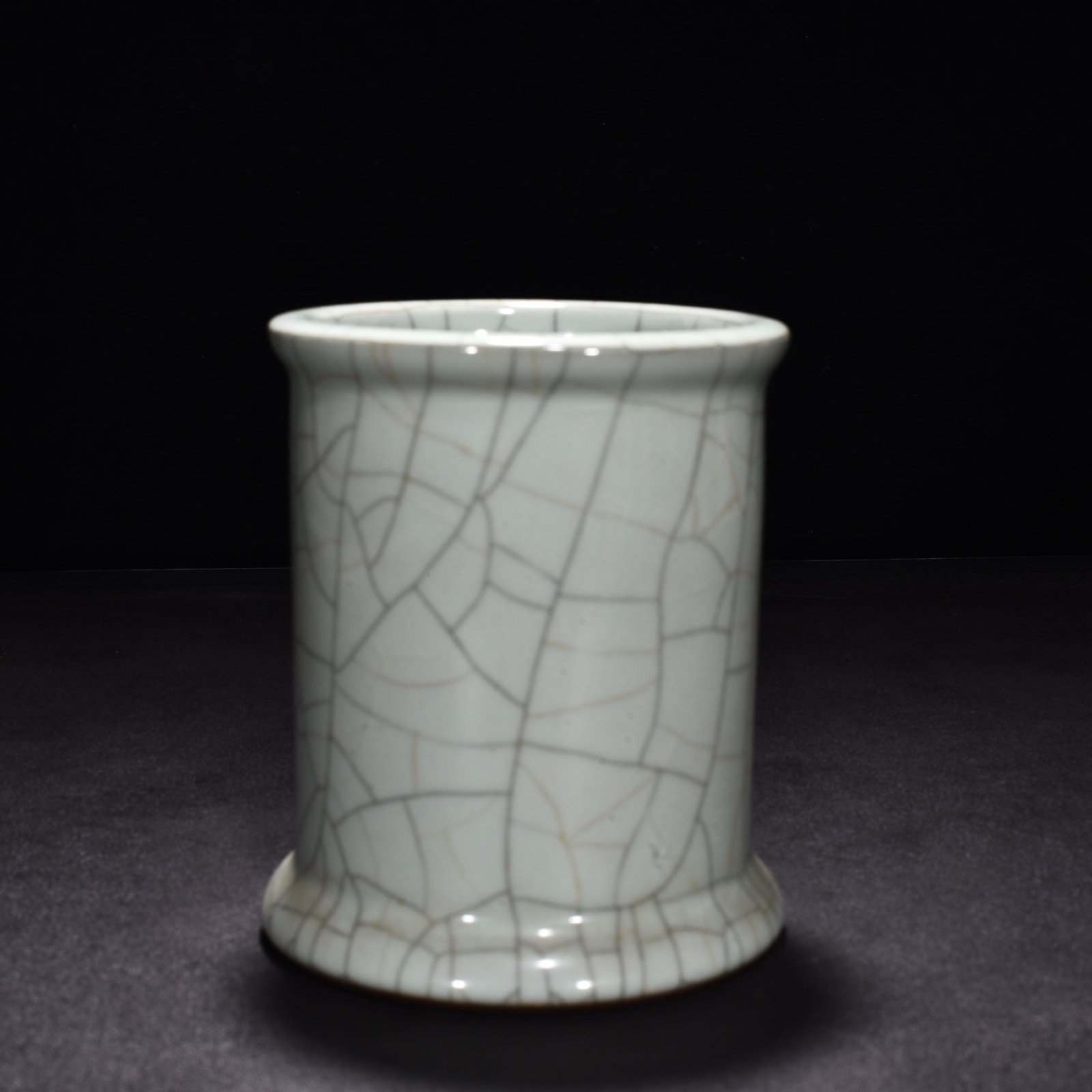 Qing Dynasty Qianlong Ge Kiln pen holder