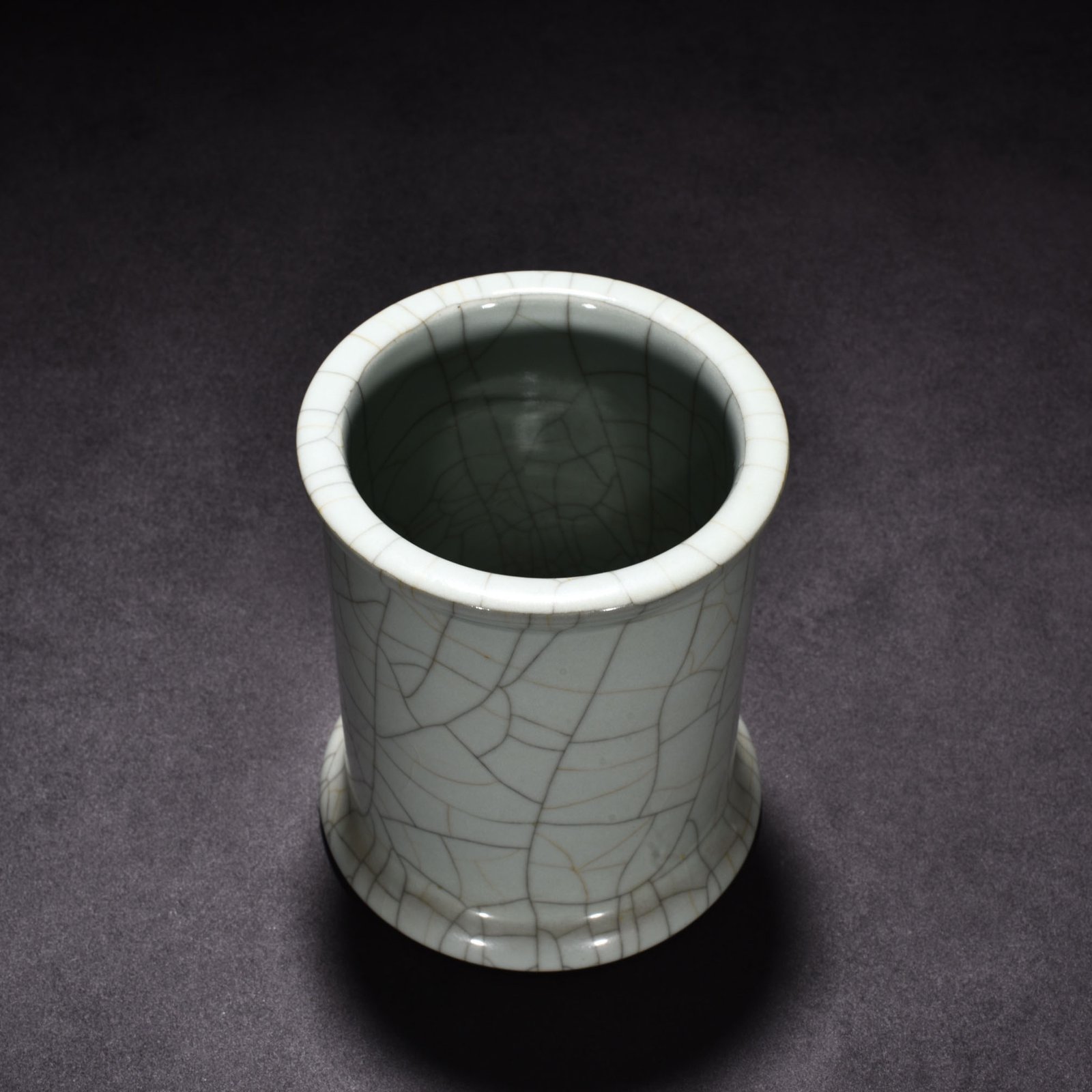 Qing Dynasty Qianlong Ge Kiln pen holder