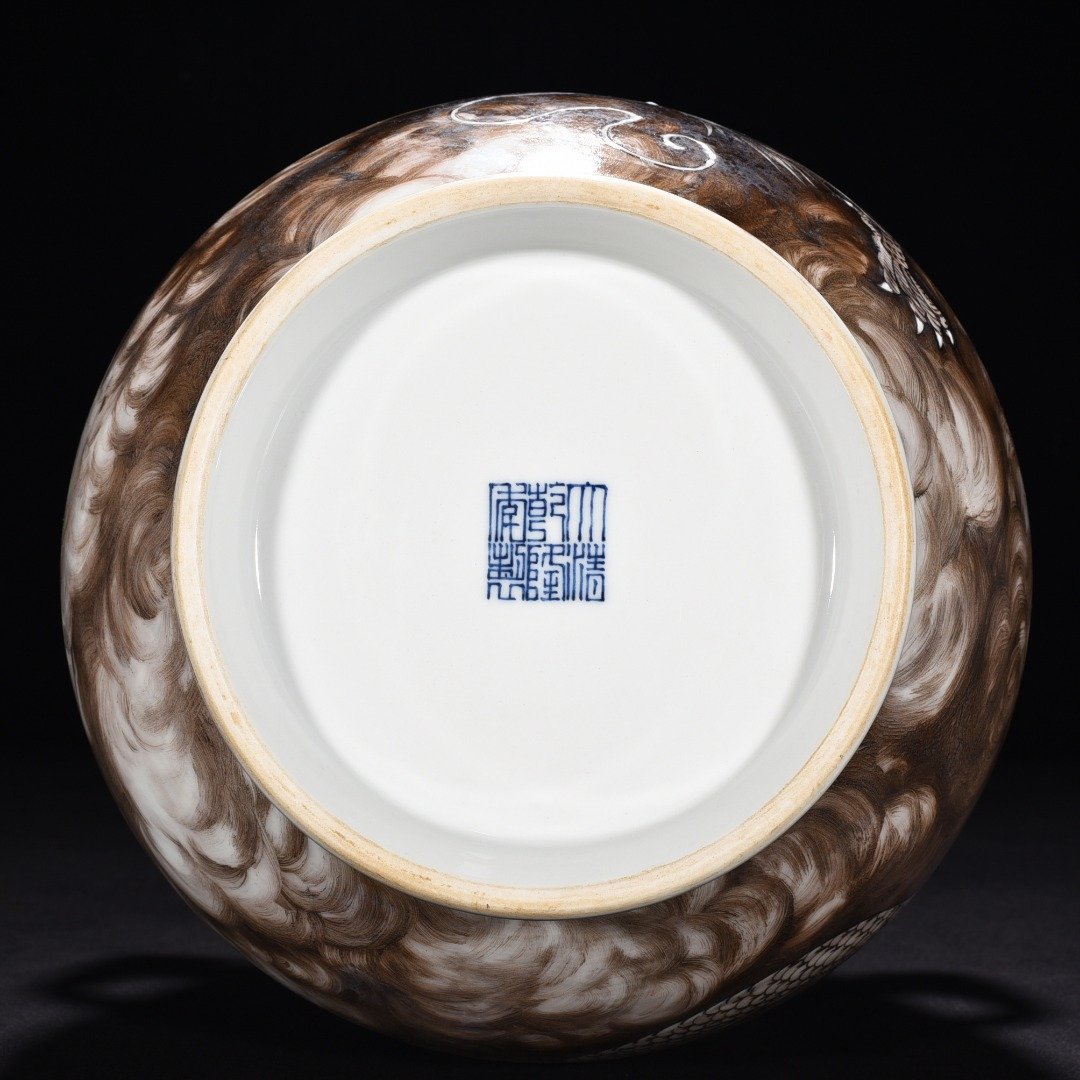 Qing Dynasty Qianlong ink color dragon pattern ear statue