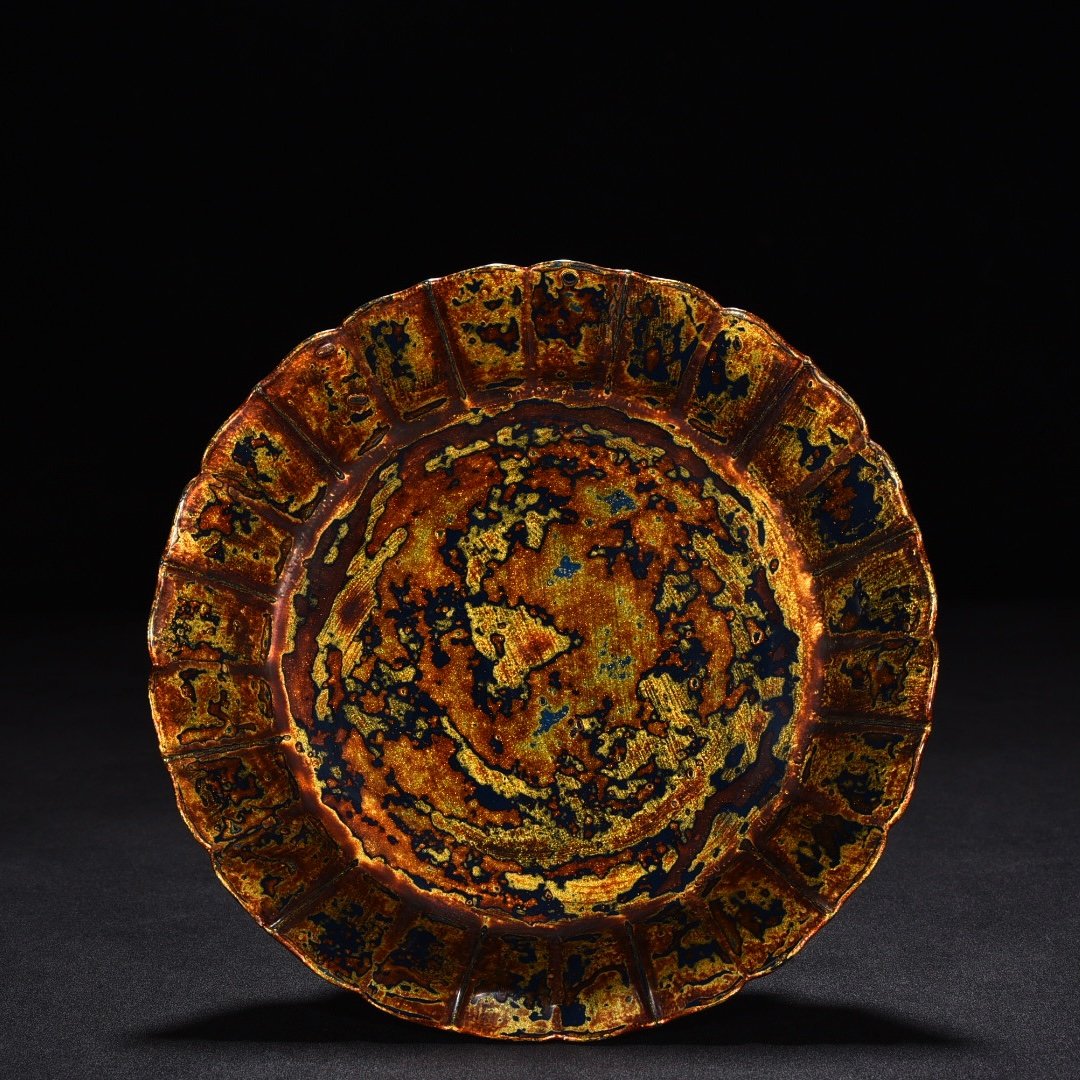 Qing Dynasty Qianlong lacquer bronze colored mouth washer
