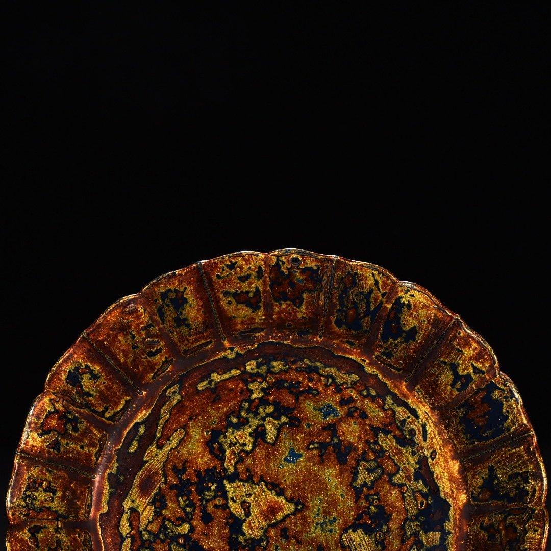 Qing Dynasty Qianlong lacquer bronze colored mouth washer