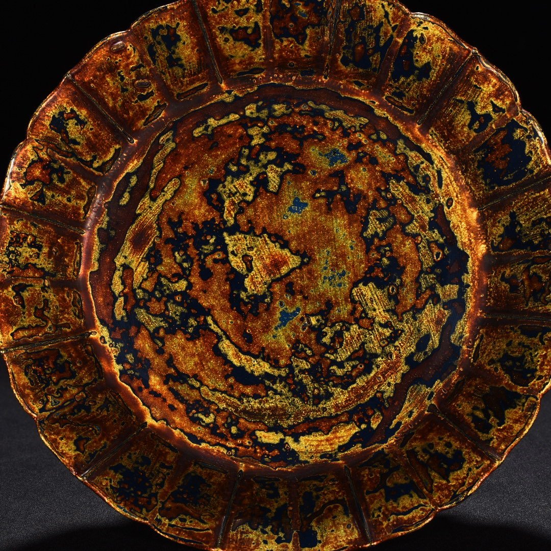 Qing Dynasty Qianlong lacquer bronze colored mouth washer