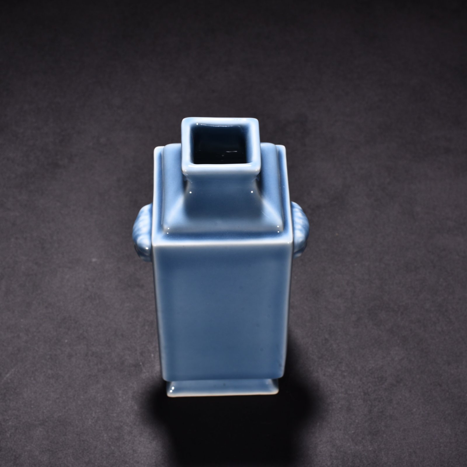 Qing Dynasty Qianlong sky blue glaze square vase