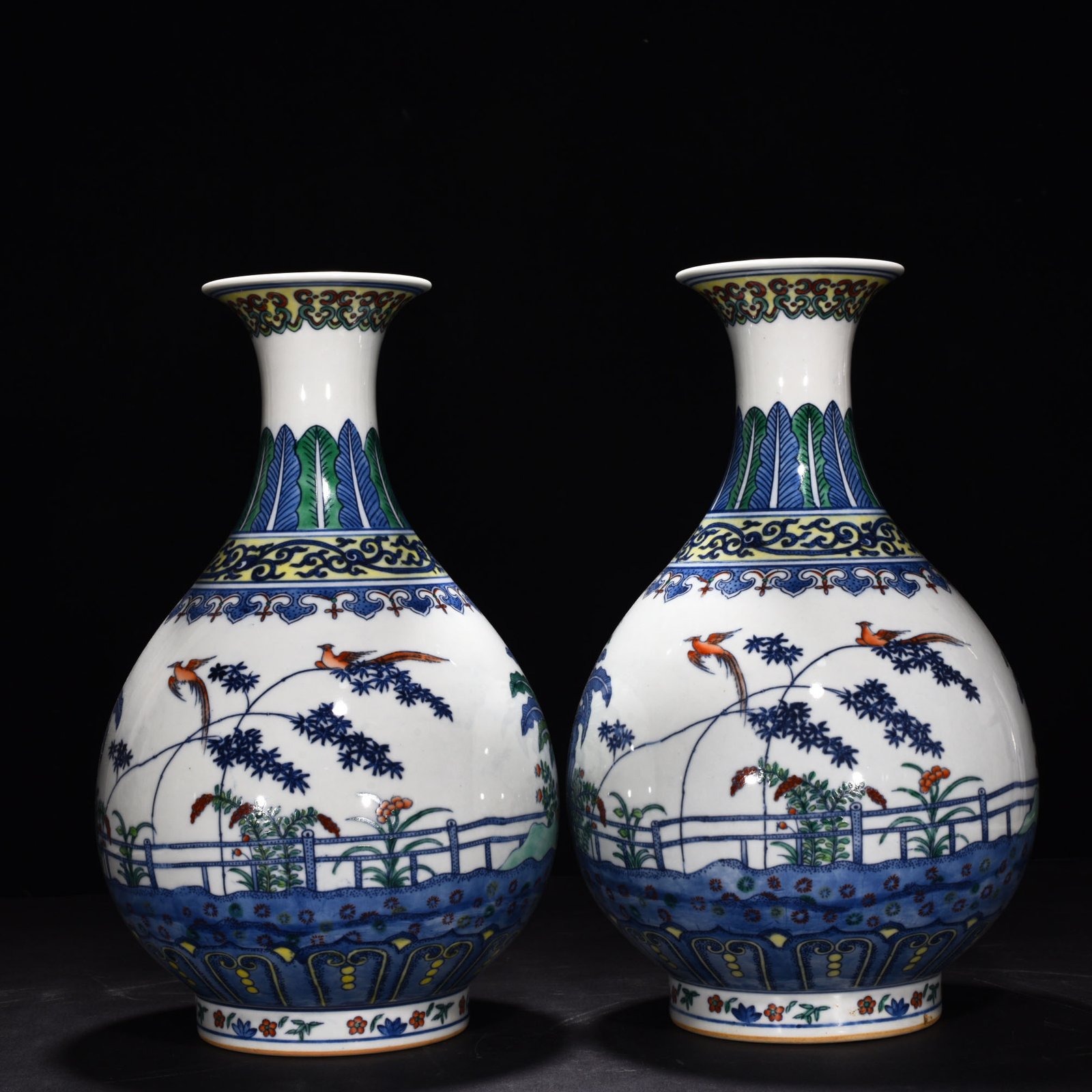 Qing Dynasty Qianlong doucai jade pot spring vase